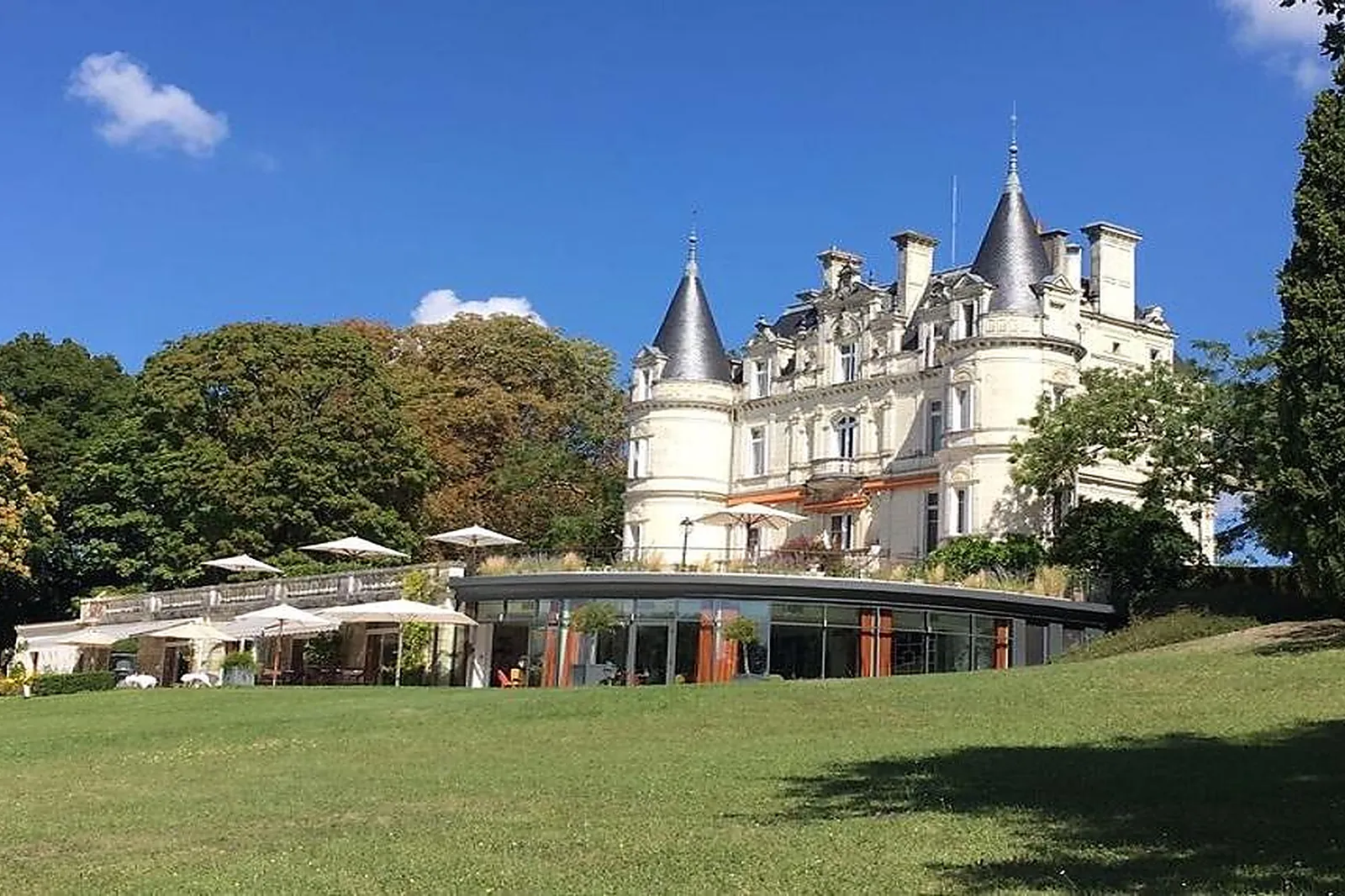 Château et Domaine, DOMAINE DE LA TORTINIÈRE - CHÂTEAU HÔTEL