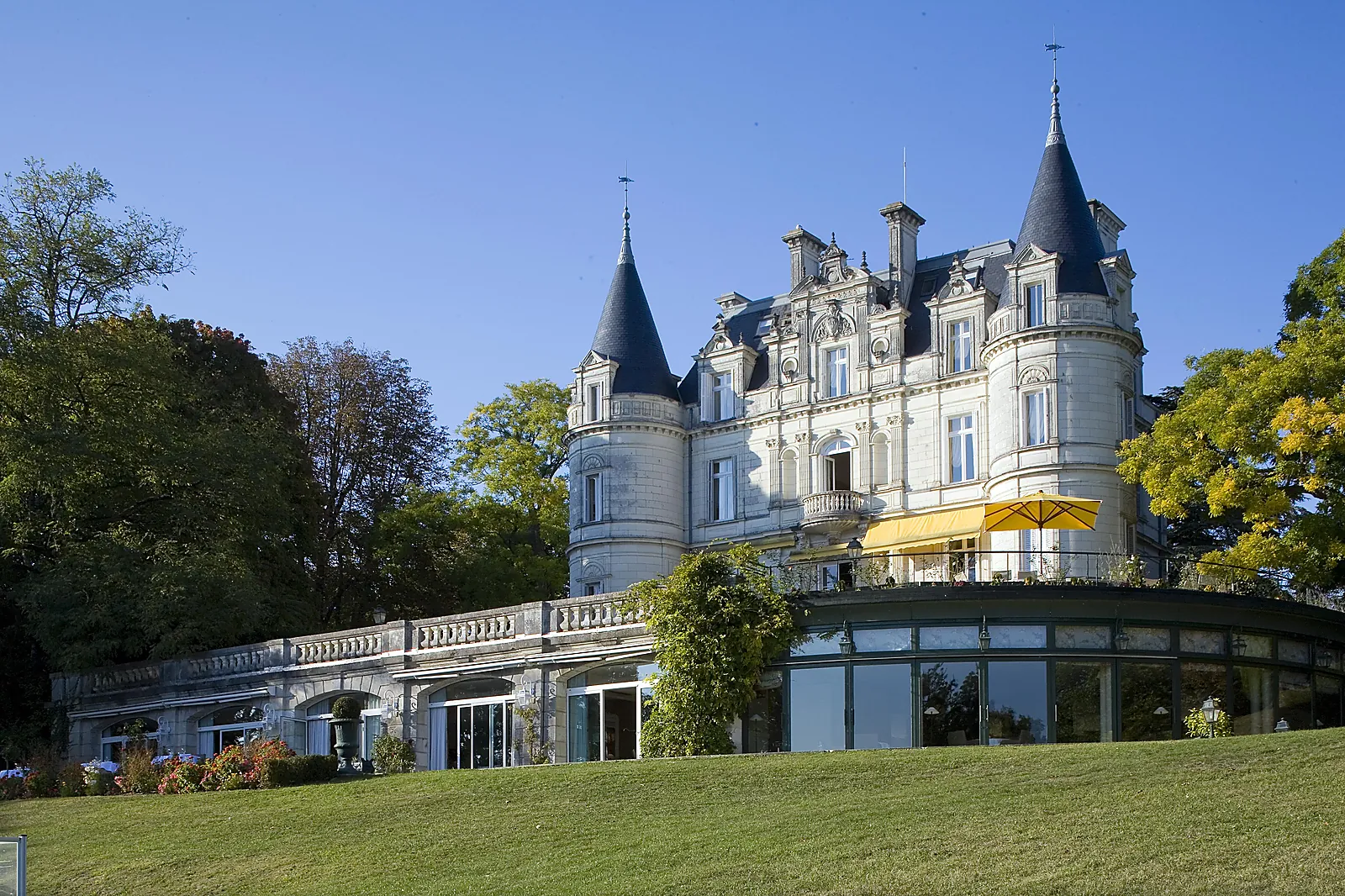 Château et Domaine, DOMAINE DE LA TORTINIÈRE - CHÂTEAU HÔTEL