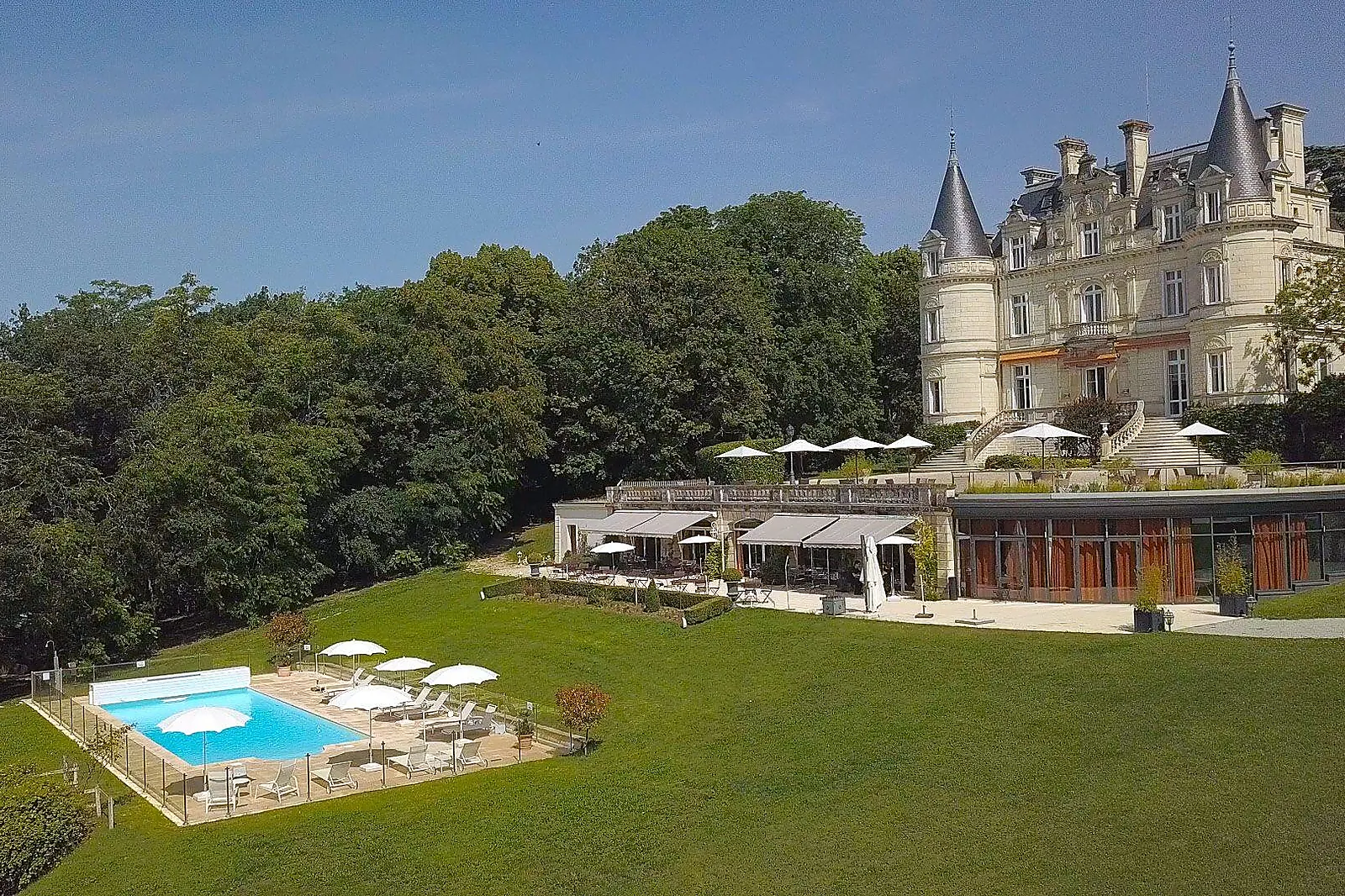 Château et Domaine, DOMAINE DE LA TORTINIÈRE - CHÂTEAU HÔTEL