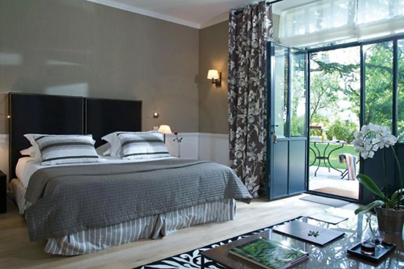 Château et Domaine, DOMAINE DE LA TORTINIÈRE - CHÂTEAU HÔTEL