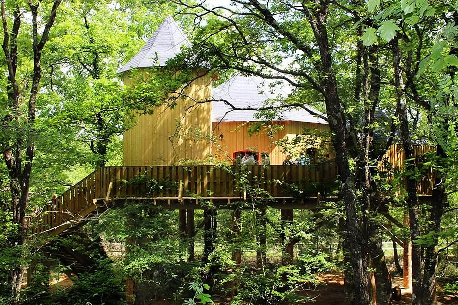 Lieux événementiels, DÉFIPLANET