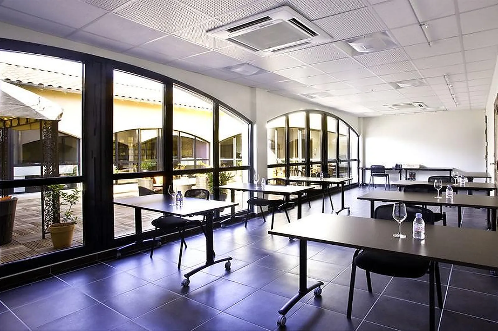 Lieux événementiels, ECOLE M.CHAPOUTIER