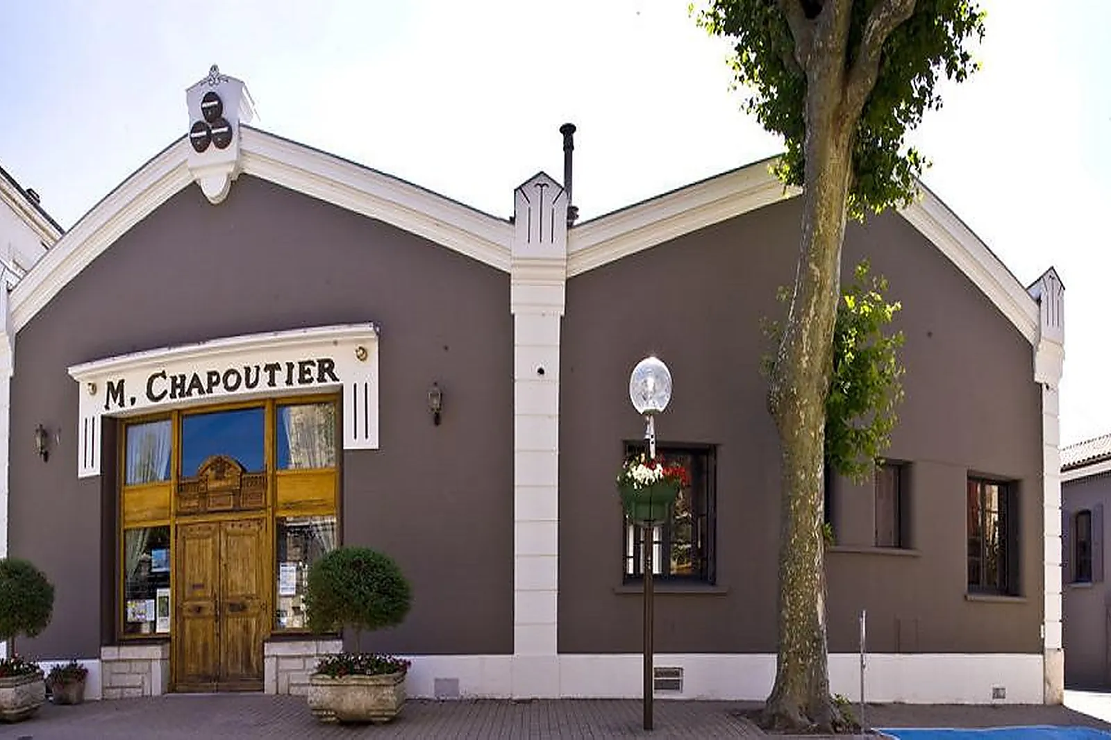 Lieux événementiels, ECOLE M.CHAPOUTIER