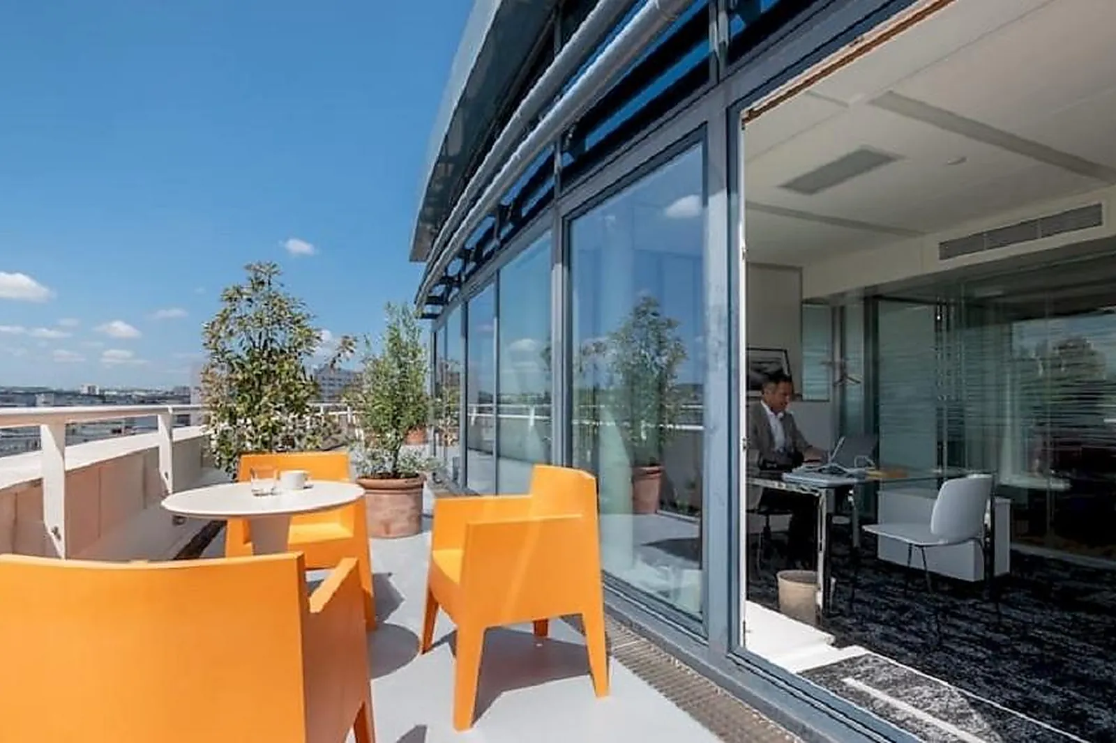Coworking, EMERGENCE ISSY LES MOULINEAUX