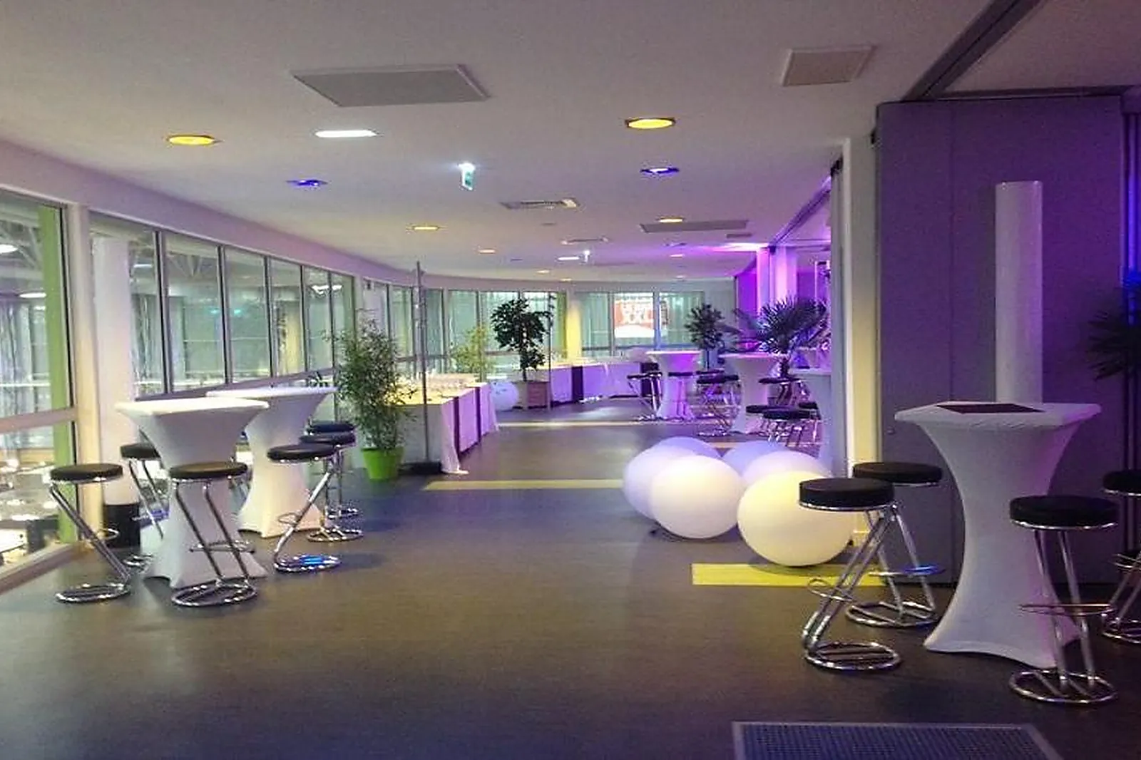 Lieux événementiels, EXPONANTES