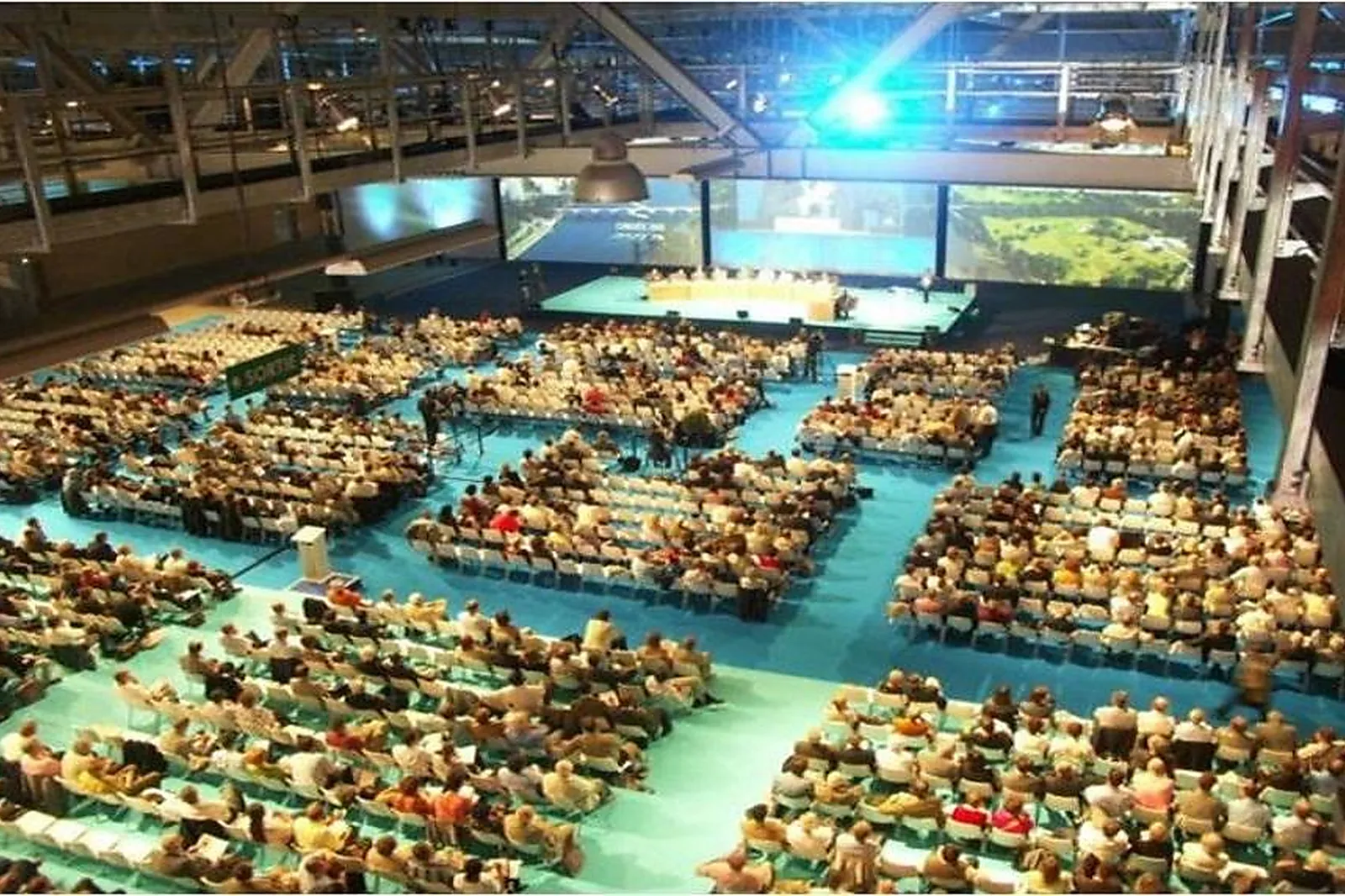 Lieux événementiels, EXPONANTES