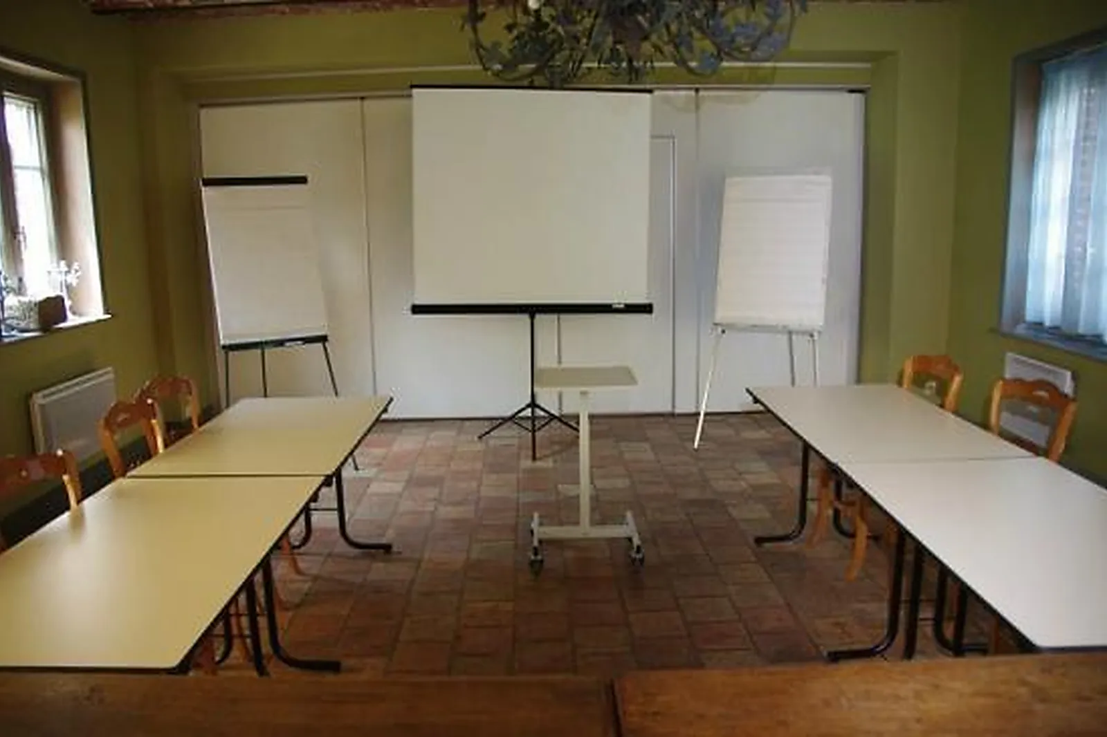 Lieu haut de gamme, FONTAINE D'INVILLE