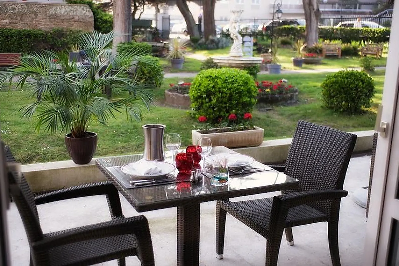 Lieux événementiels, GRAND HÔTEL DE COURTOISVILLE - PISCINE & SPA