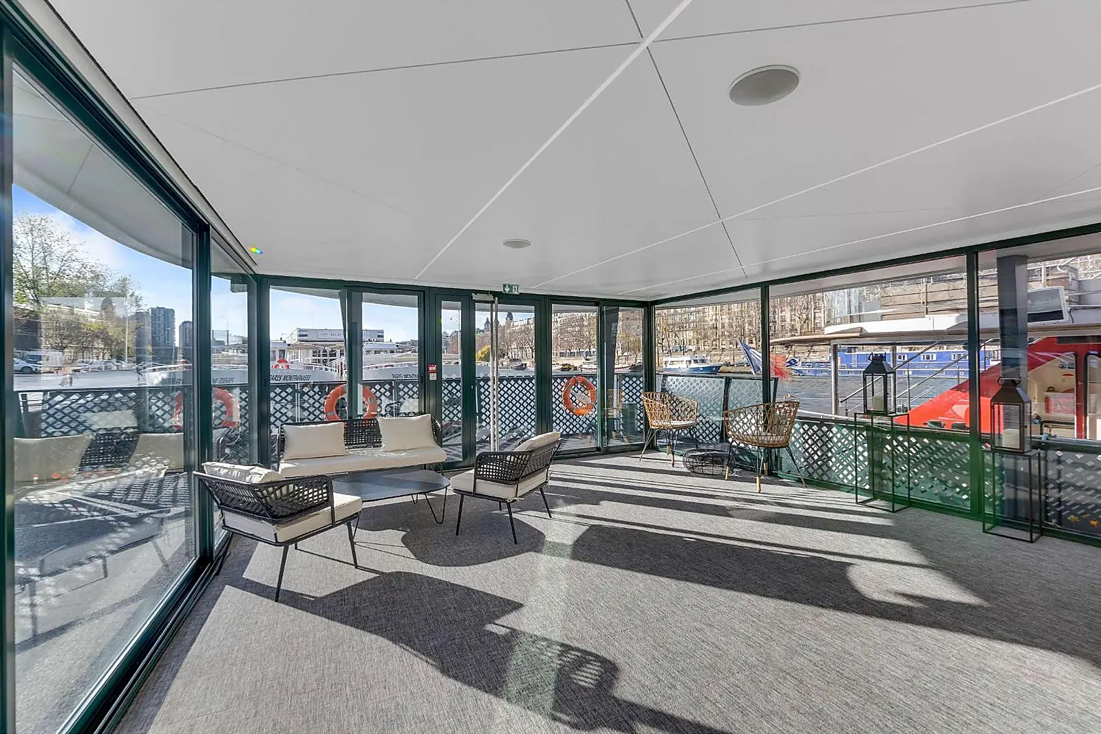 Lieux événementiels, GUSTAVE - VEDETTES DE PARIS