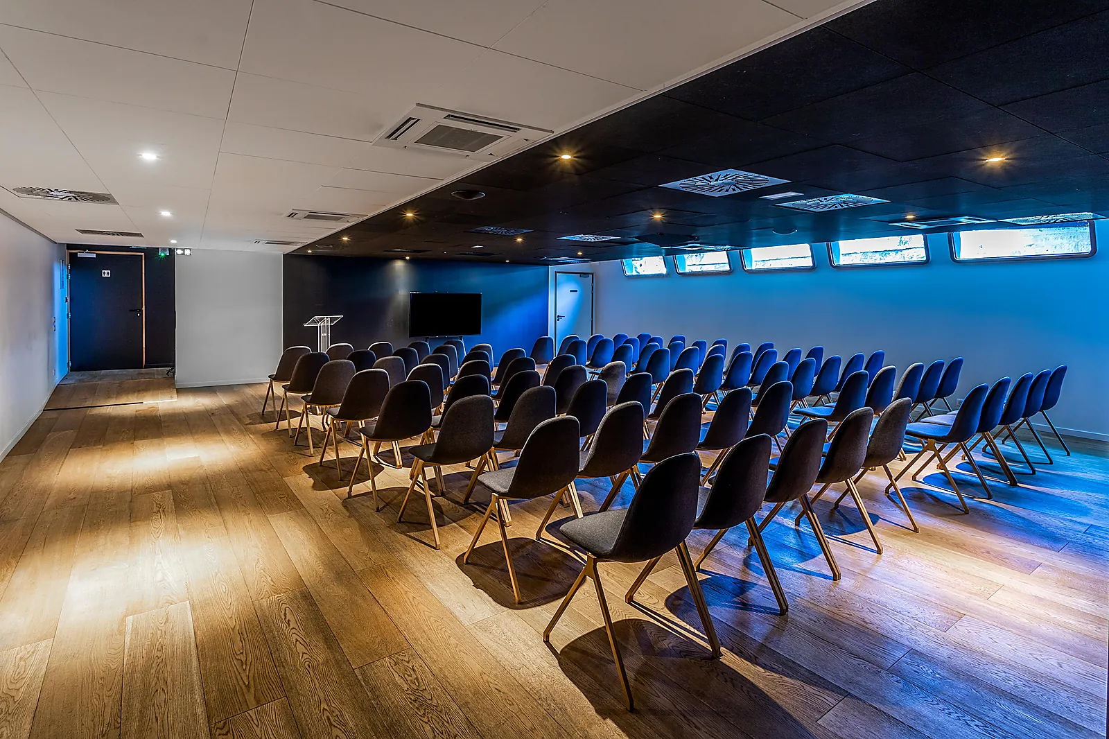 Lieux événementiels, GUSTAVE - VEDETTES DE PARIS