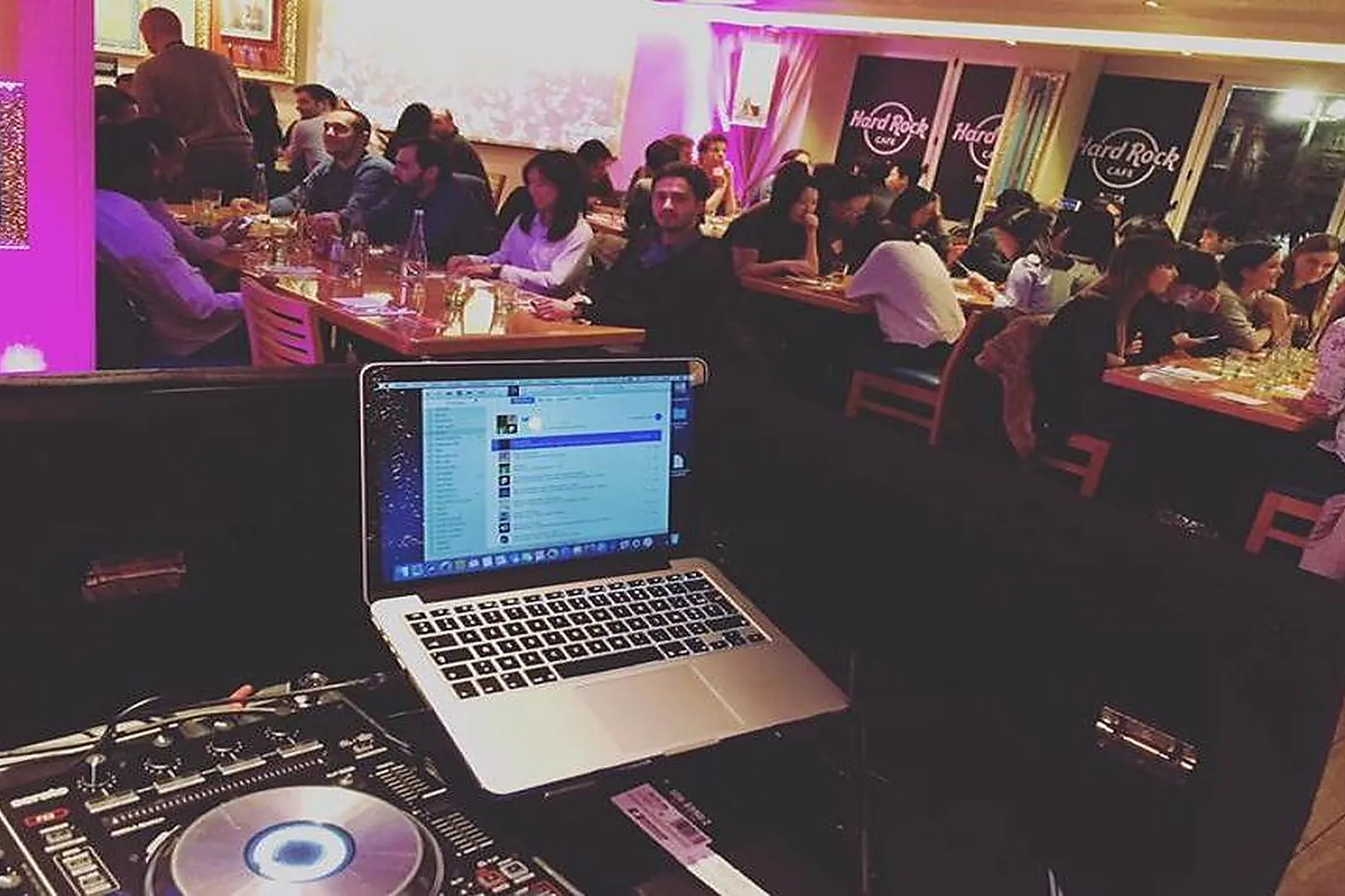 Lieux événementiels, HARD ROCK CAFE NICE