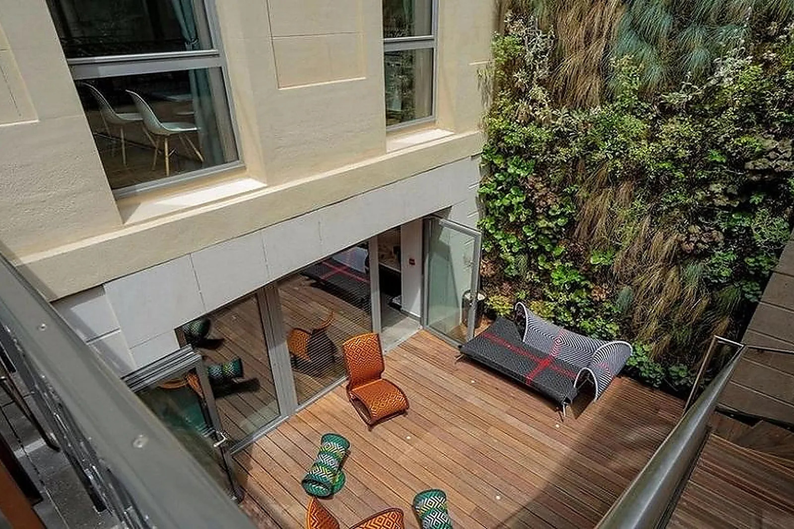 Lieux événementiels, HOTEL C2