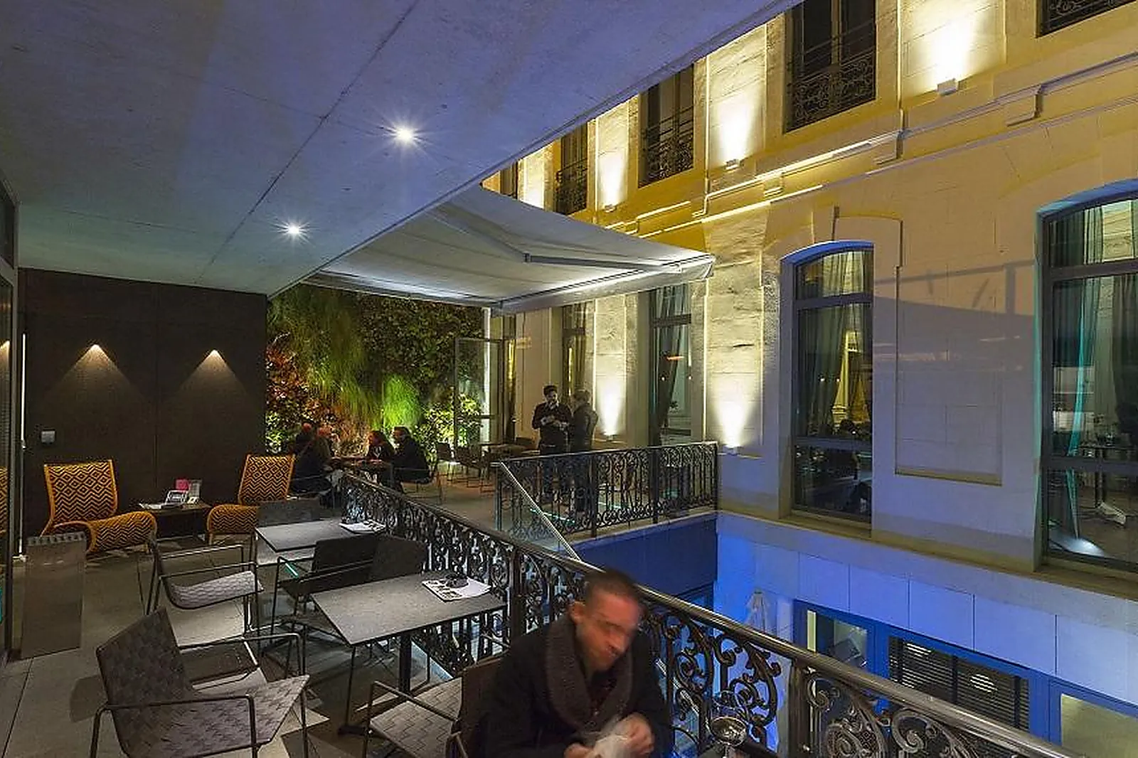 Lieux événementiels, HOTEL C2