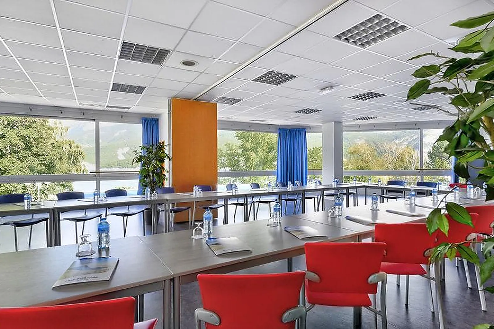 Lieux événementiels, HOTEL CLUB LES HYVANS