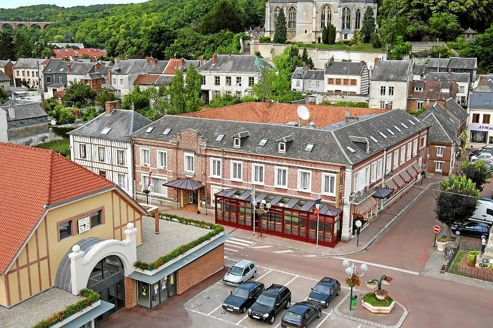 Hôtel, HOTEL & RESTAURANT LE CARDINAL