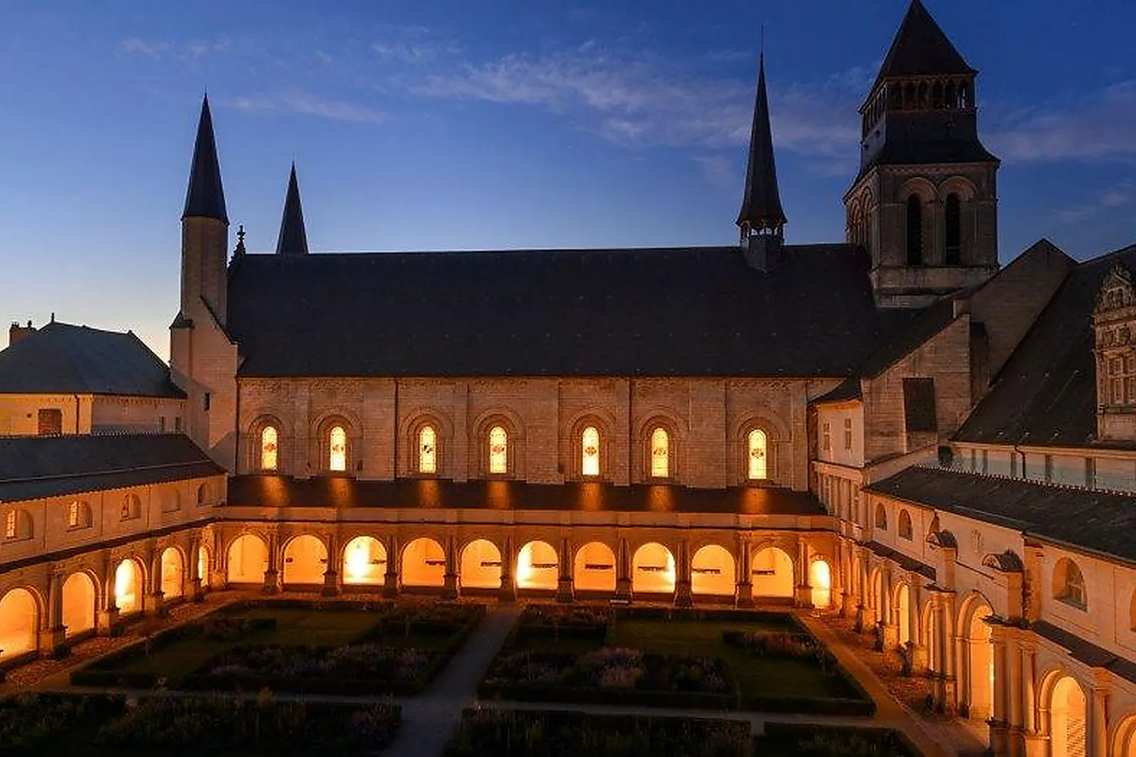 Hôtel, HÔTEL ABBAYE ROYALE DE FONTEVRAUD