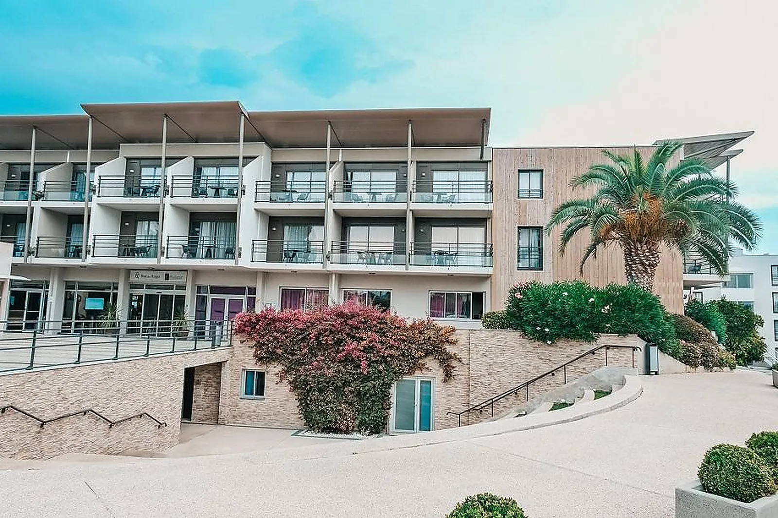 Hôtel, HÔTEL BAIE DES ANGES THALAZUR ANTIBES - THALASSOTHÉRAPIE & SPA