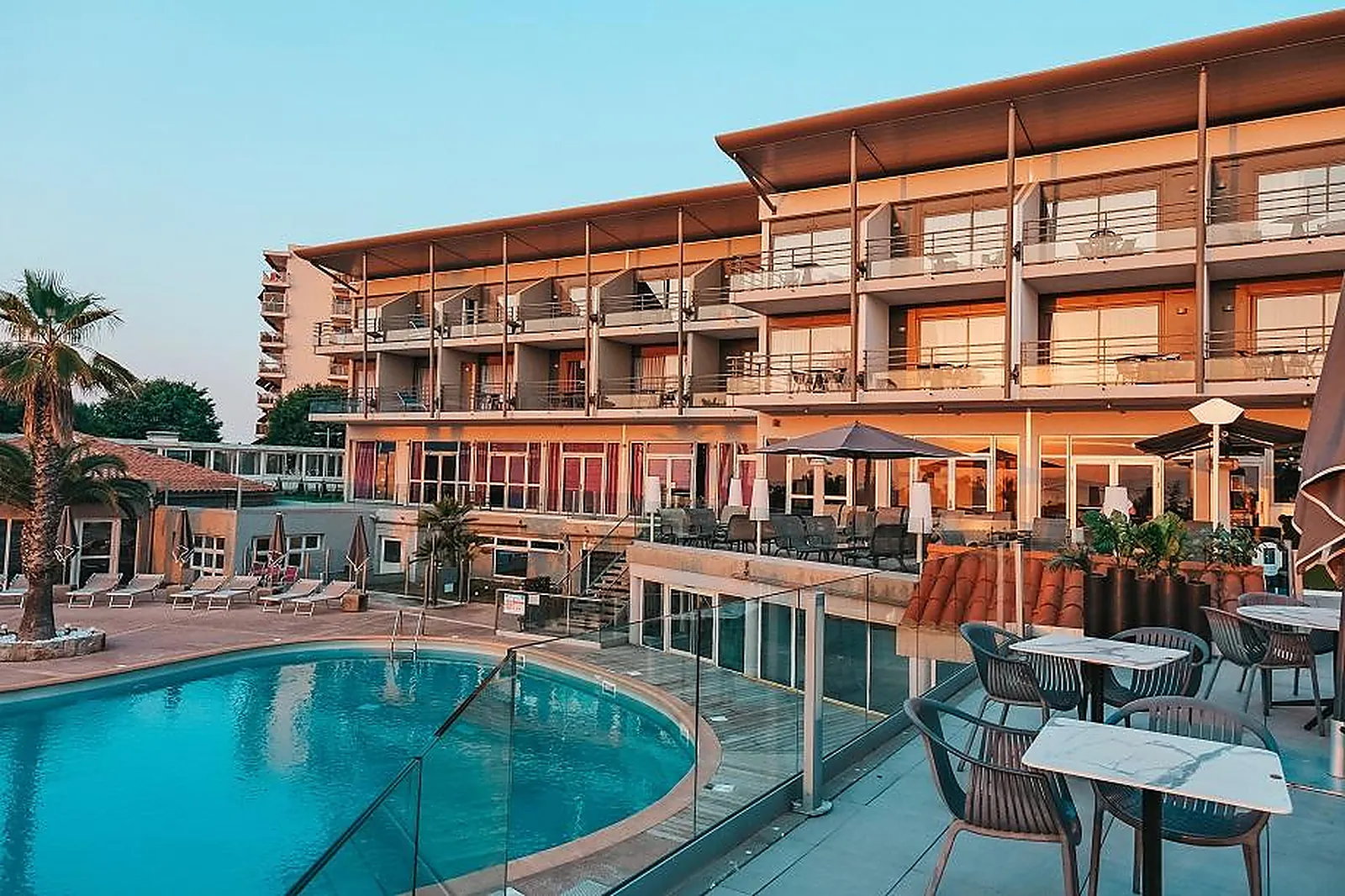 Hôtel, HÔTEL BAIE DES ANGES THALAZUR ANTIBES - THALASSOTHÉRAPIE & SPA