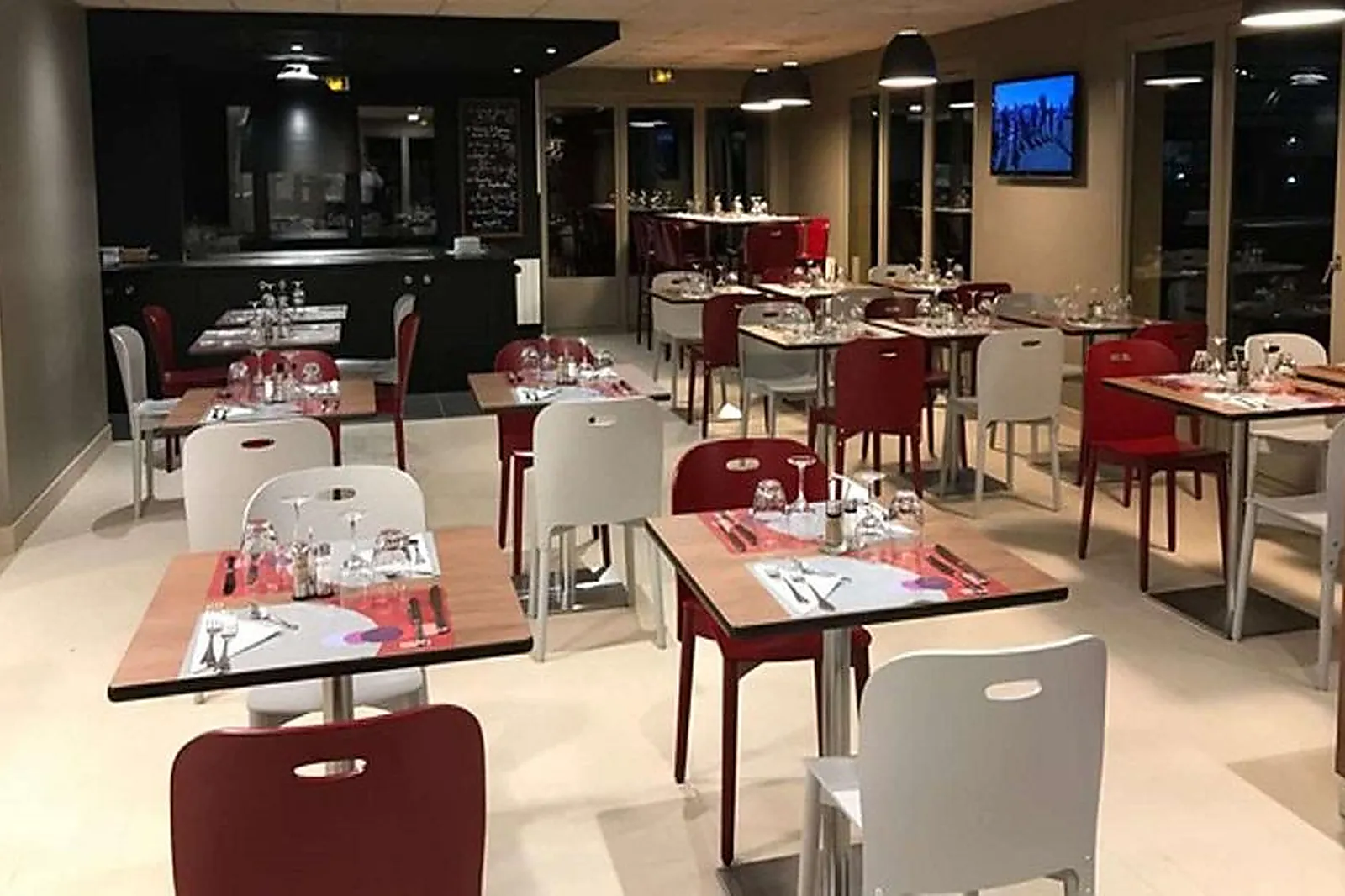 Lieux événementiels, HÔTEL CAMPANILE AMIENS - GLISY