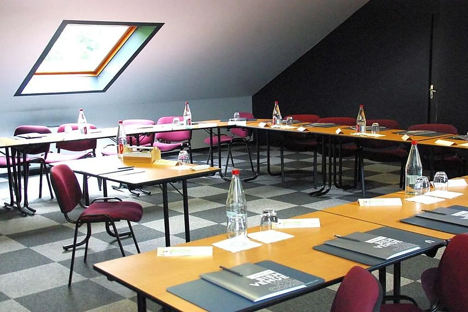 Lieux événementiels, HÔTEL CAMPANILE AMIENS - GLISY