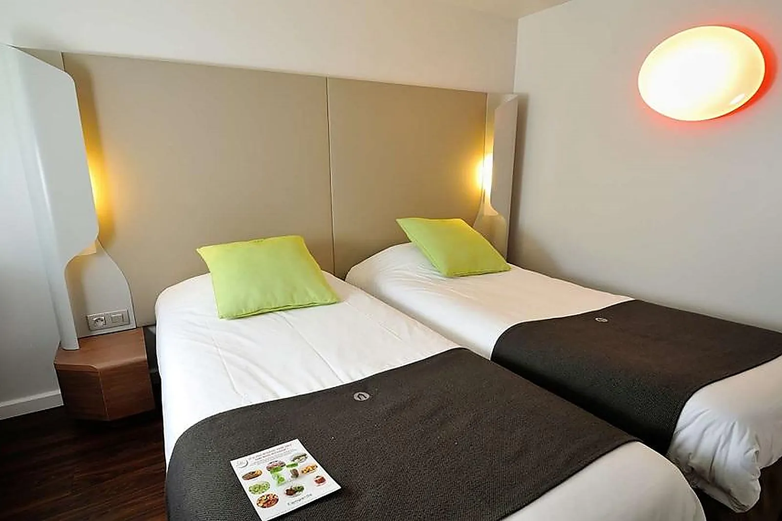 Lieux événementiels, HÔTEL CAMPANILE BOLLÈNE