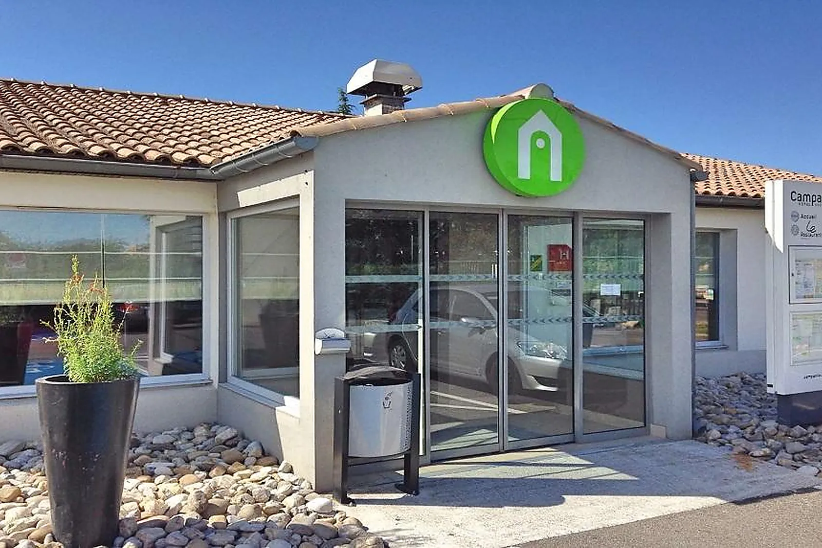 Lieux événementiels, HÔTEL CAMPANILE BOLLÈNE