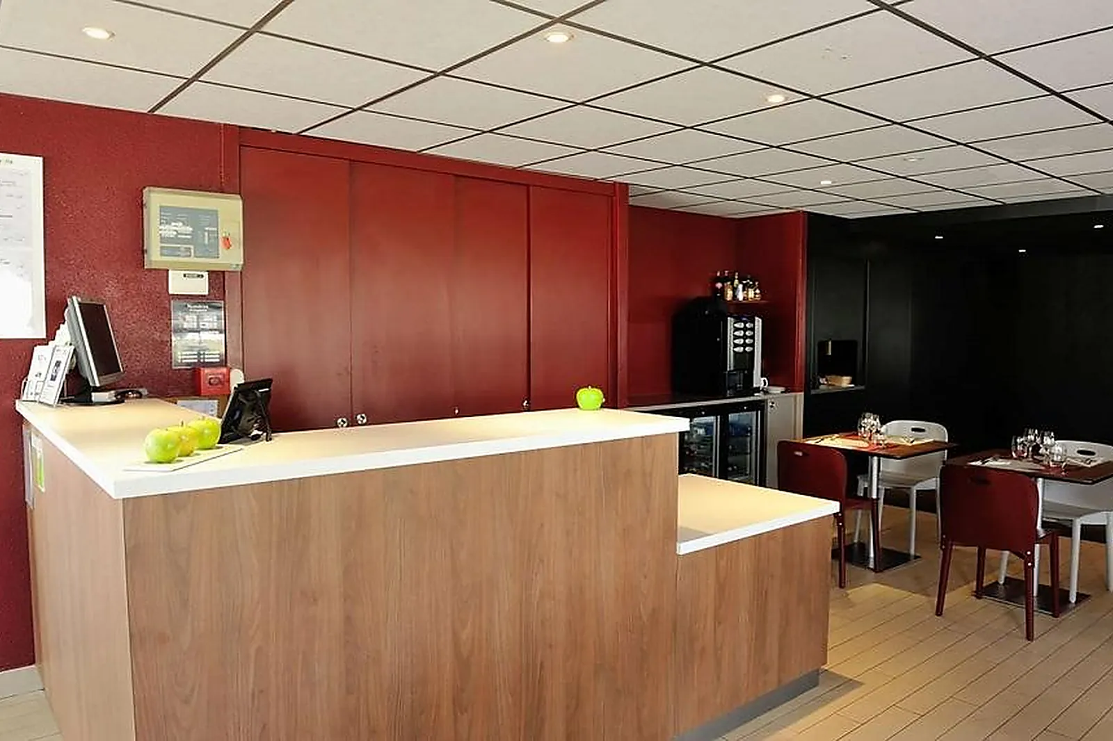 Lieux événementiels, HÔTEL CAMPANILE BOLLÈNE