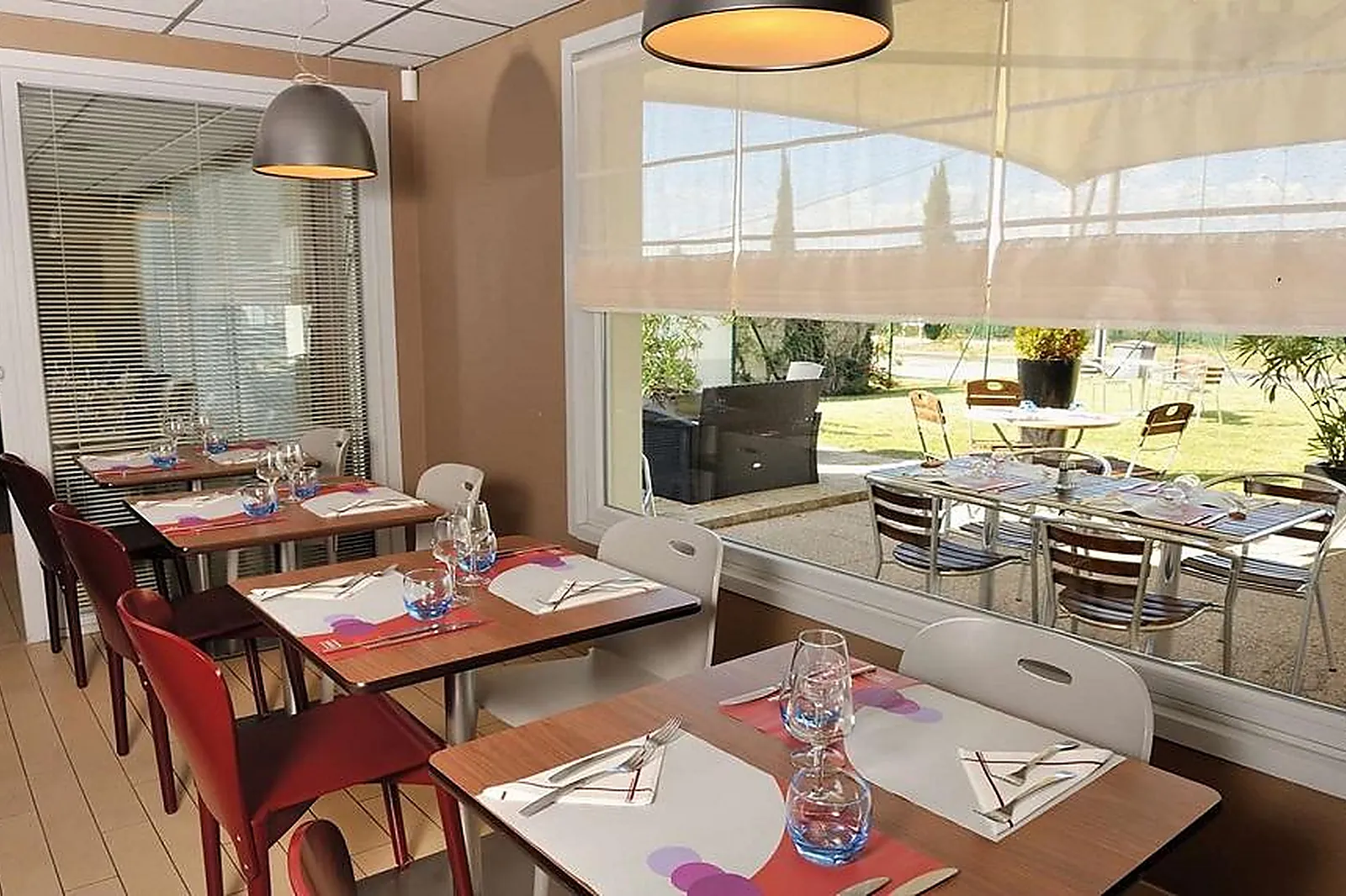 Lieux événementiels, HÔTEL CAMPANILE BOLLÈNE