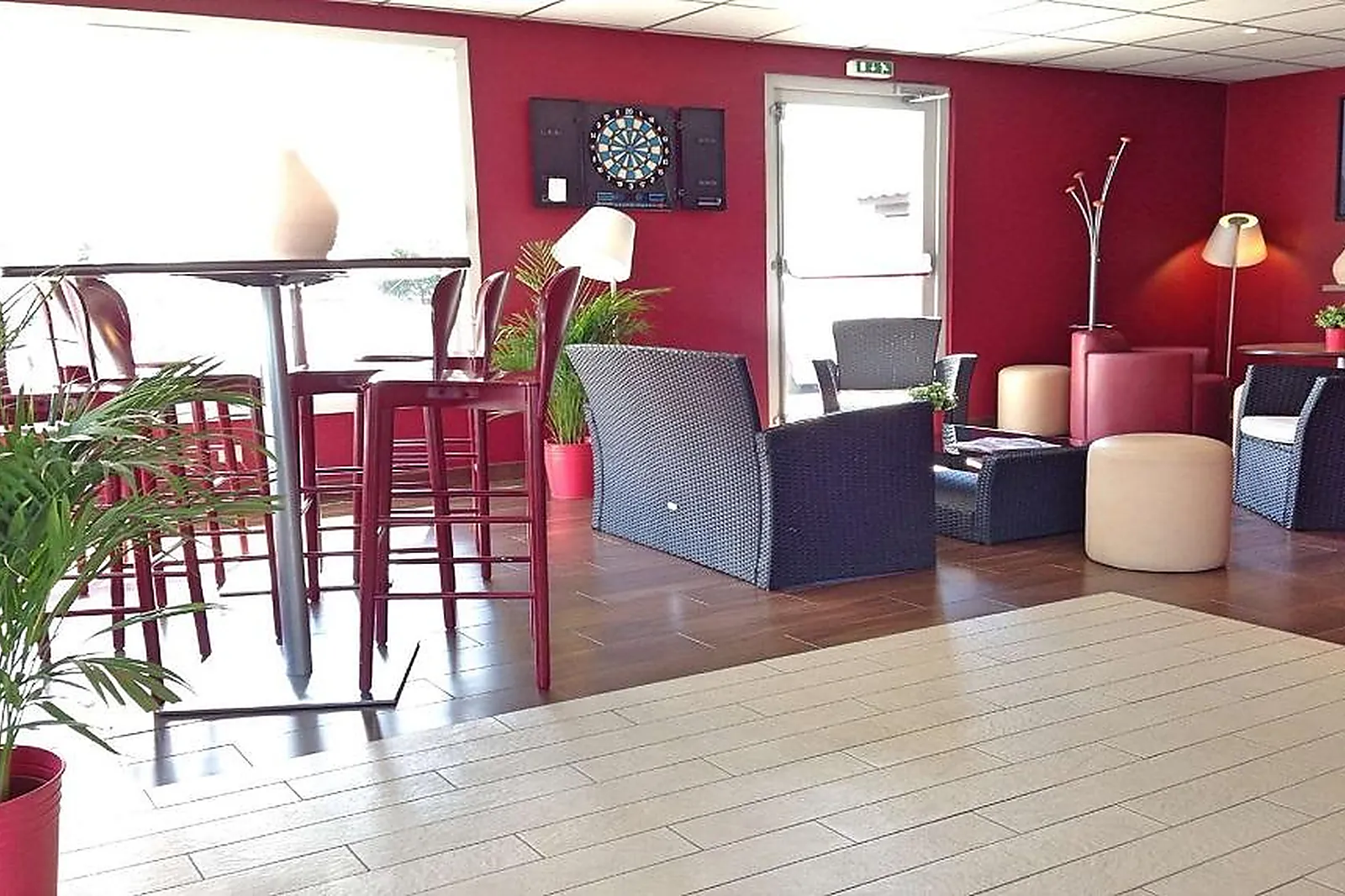 Lieux événementiels, HÔTEL CAMPANILE BOLLÈNE