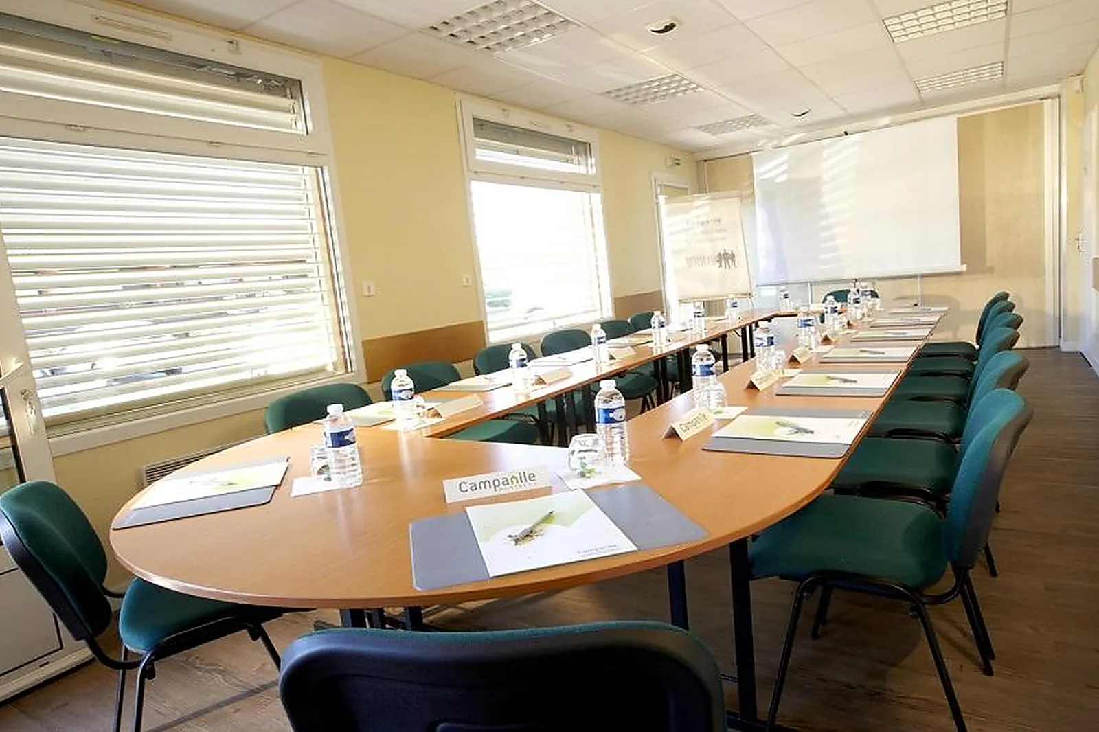 Lieux événementiels, HÔTEL CAMPANILE L'ISLE D'ABEAU - BOURGOIN JALLIEU
