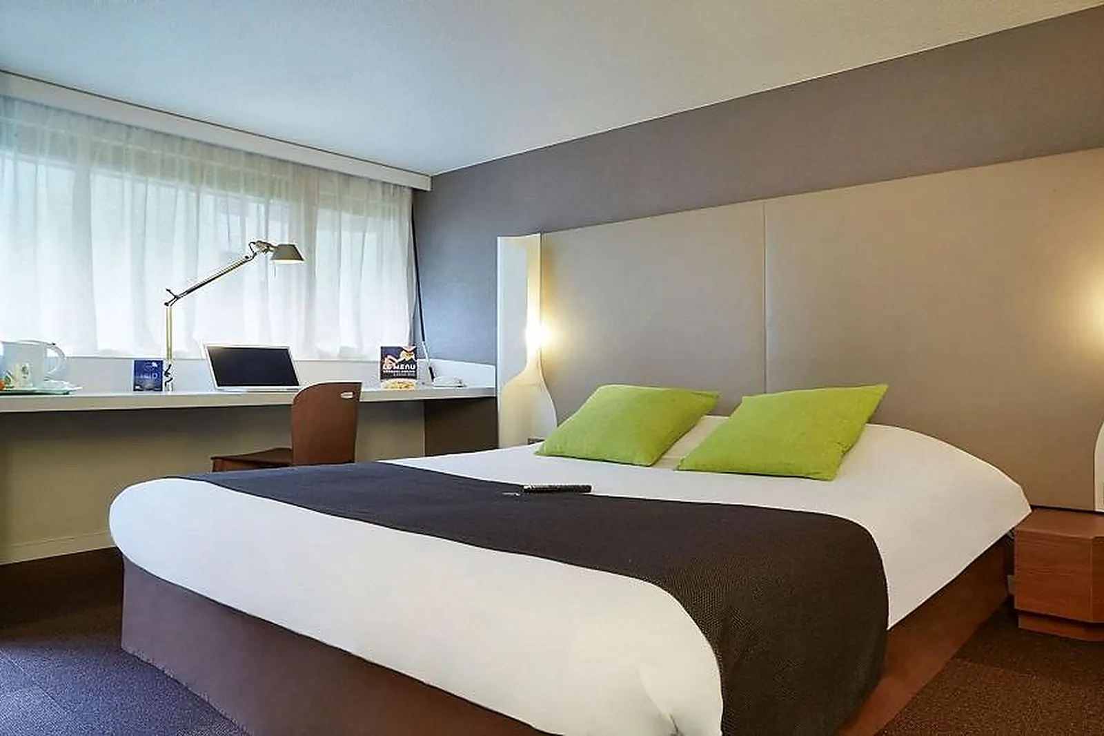 Lieux événementiels, HÔTEL CAMPANILE ORANGE