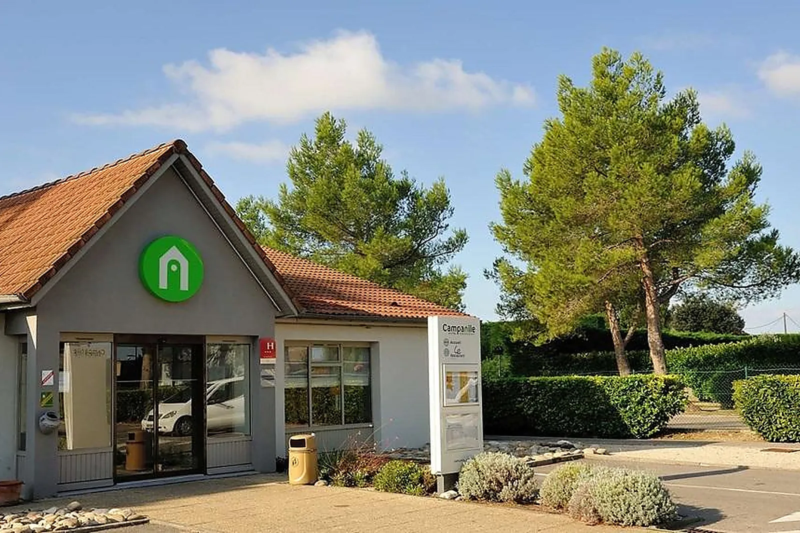 Lieux événementiels, HÔTEL CAMPANILE ORANGE