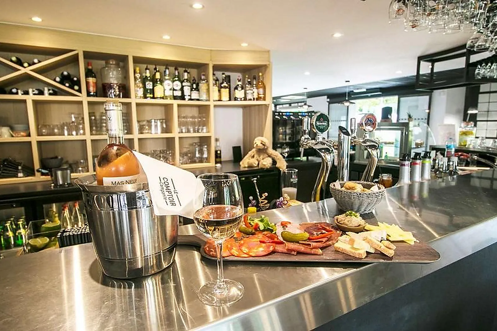 Hôtel, HÔTEL CAMPANILE SENLIS