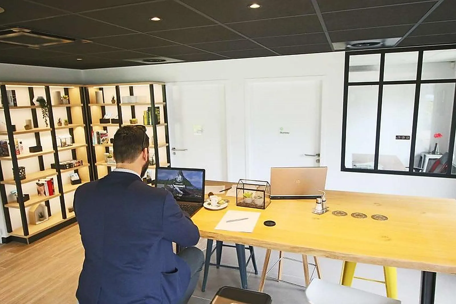 Hôtel, HÔTEL CAMPANILE SENLIS