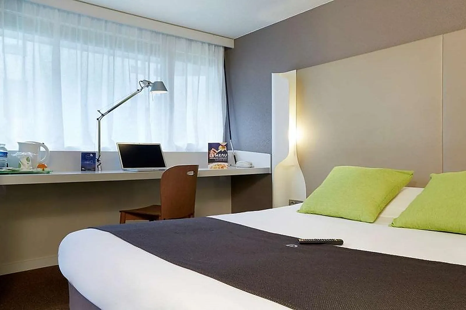 Hôtel, HÔTEL CAMPANILE SENLIS