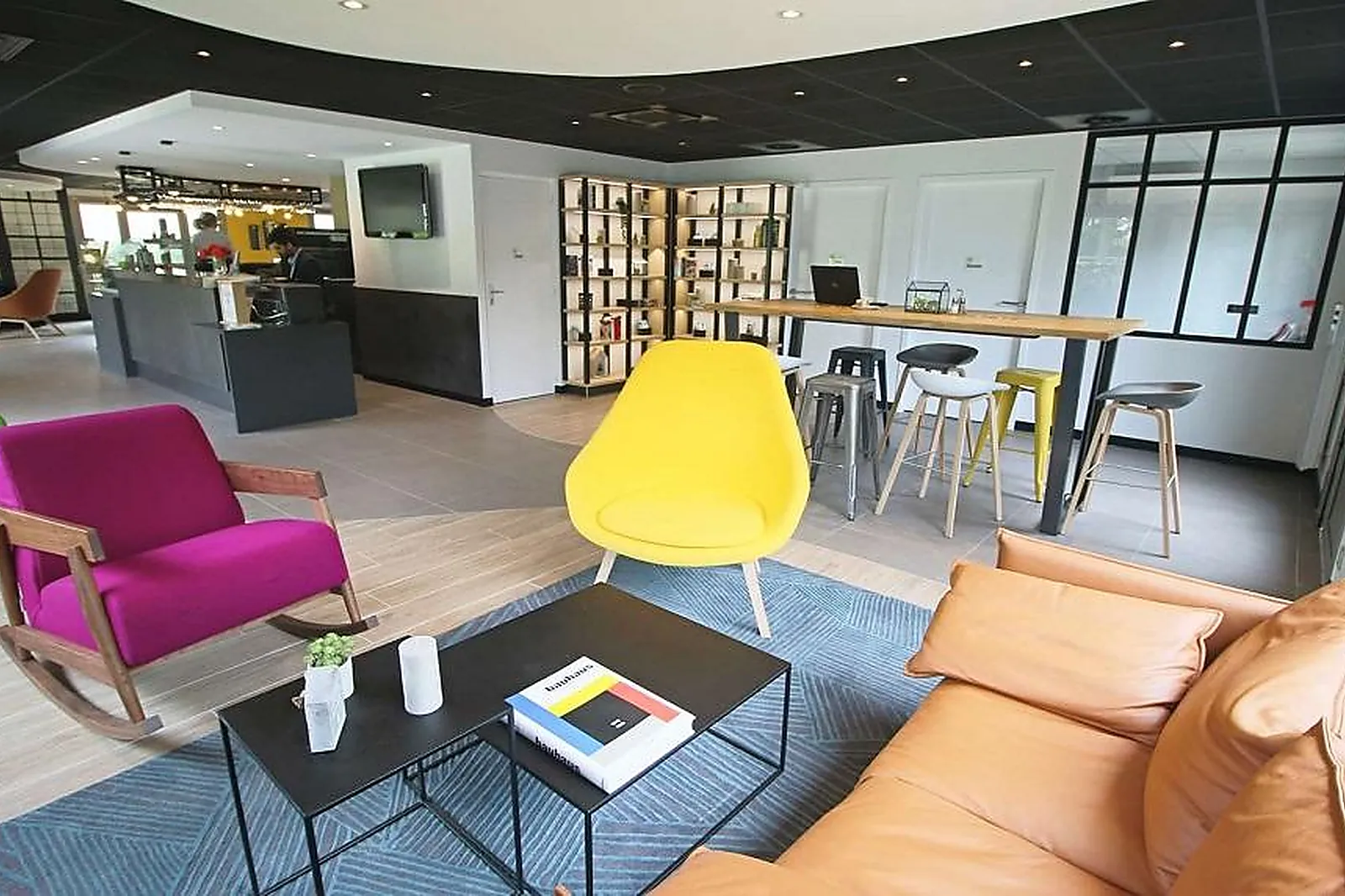 Hôtel, HÔTEL CAMPANILE SENLIS