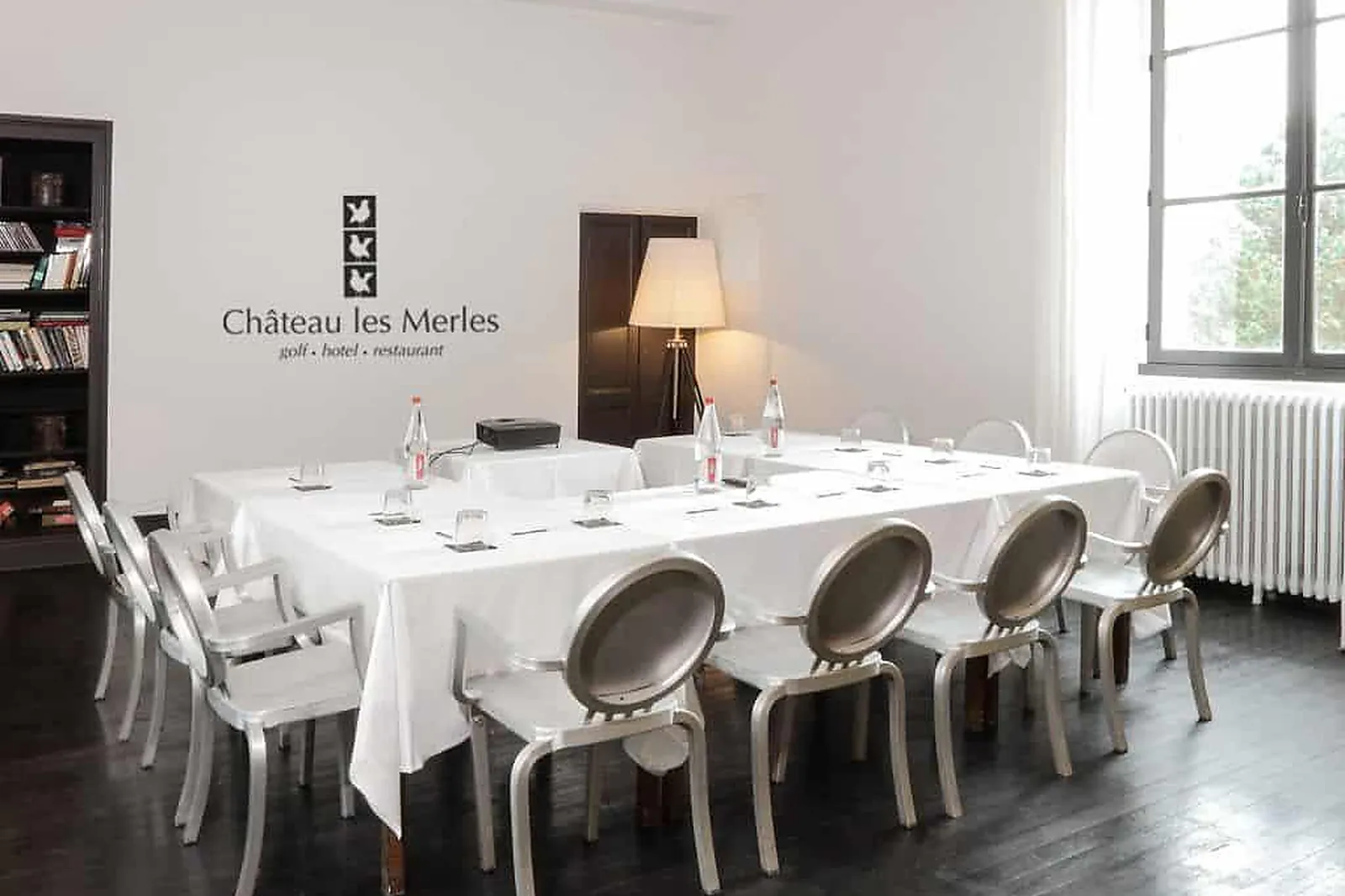 Hôtel, HÔTEL CHÂTEAU LES MERLES