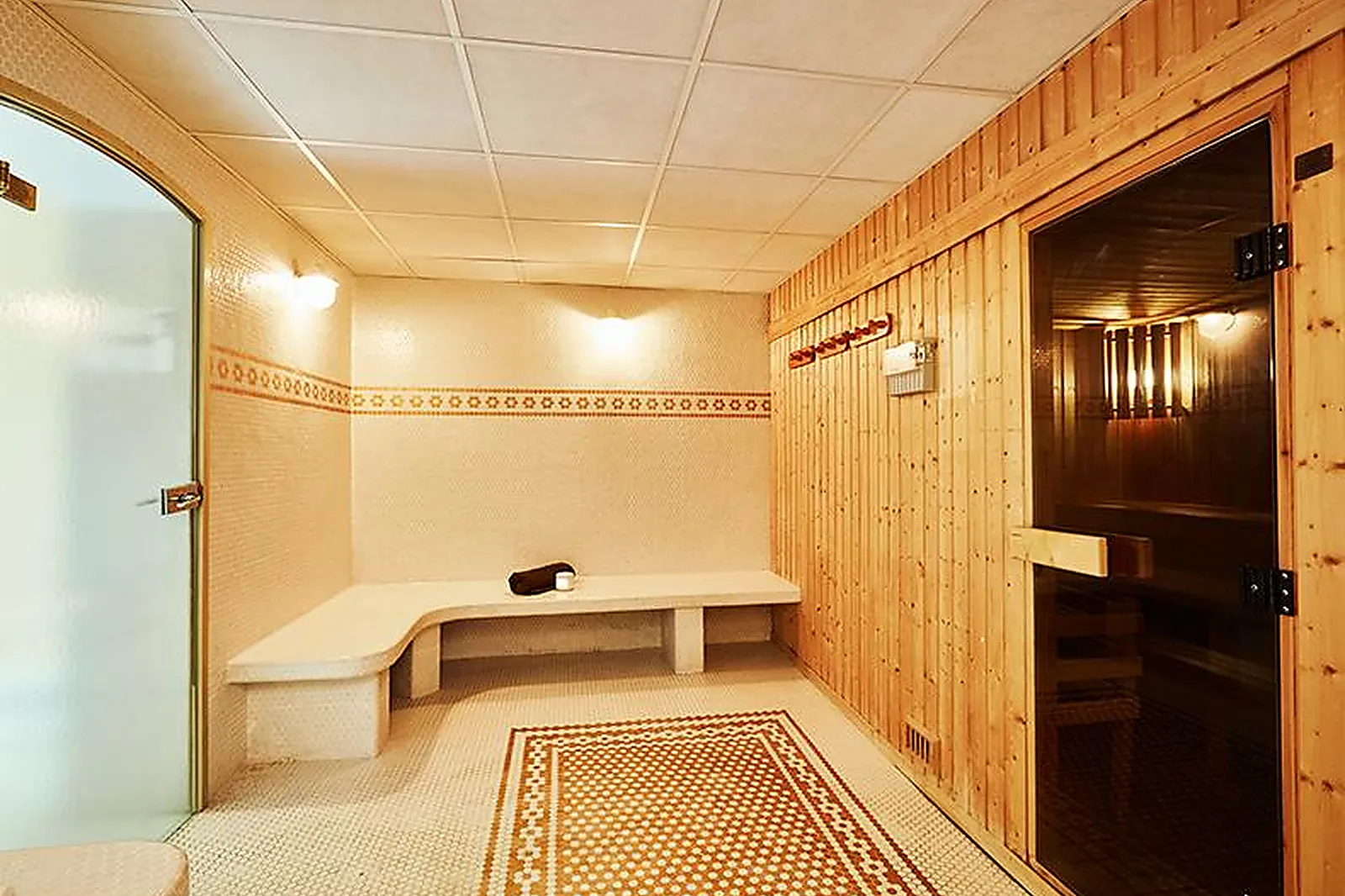 Lieux événementiels, HÔTEL CLUB COSMOS - GROUPE PARTOUCHE