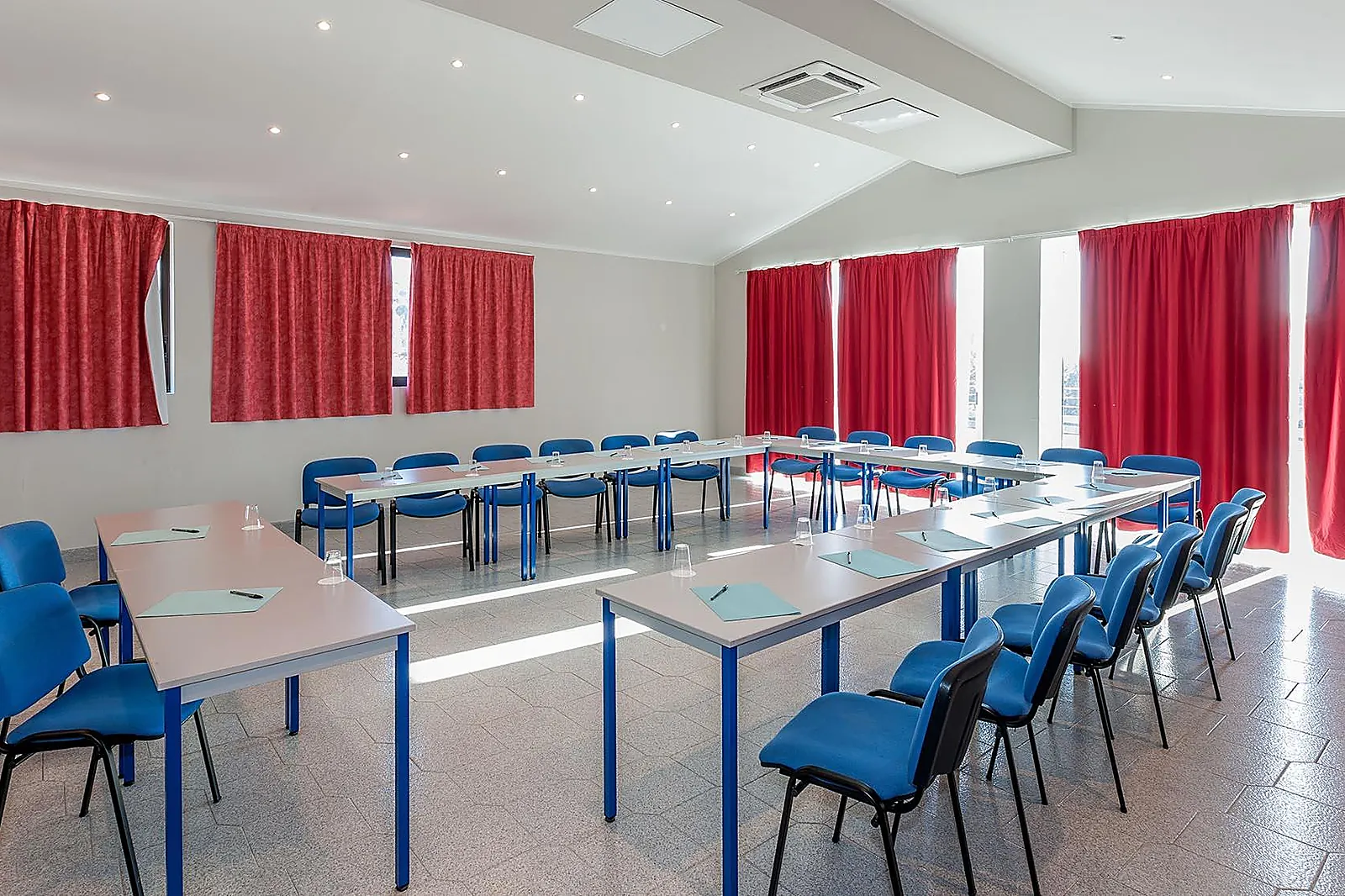 Hôtel, HÔTEL CLUB MARINA VIVA