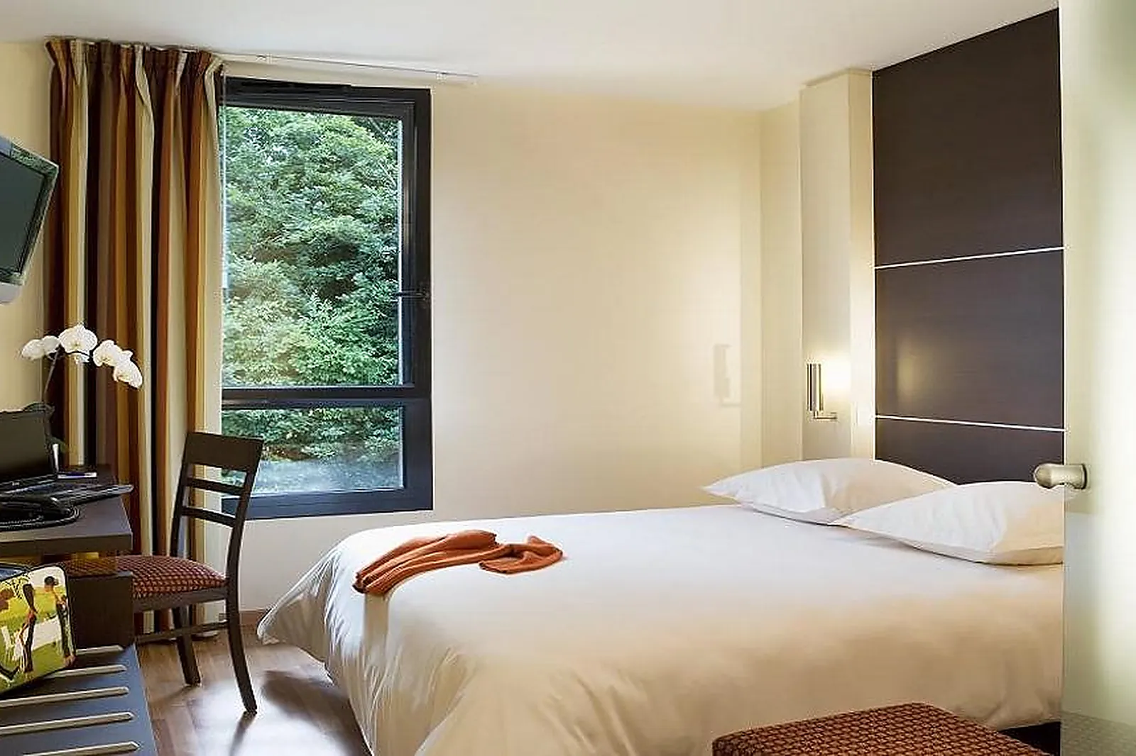 Lieux événementiels, HÔTEL ESCALE OCEANIA RENNES