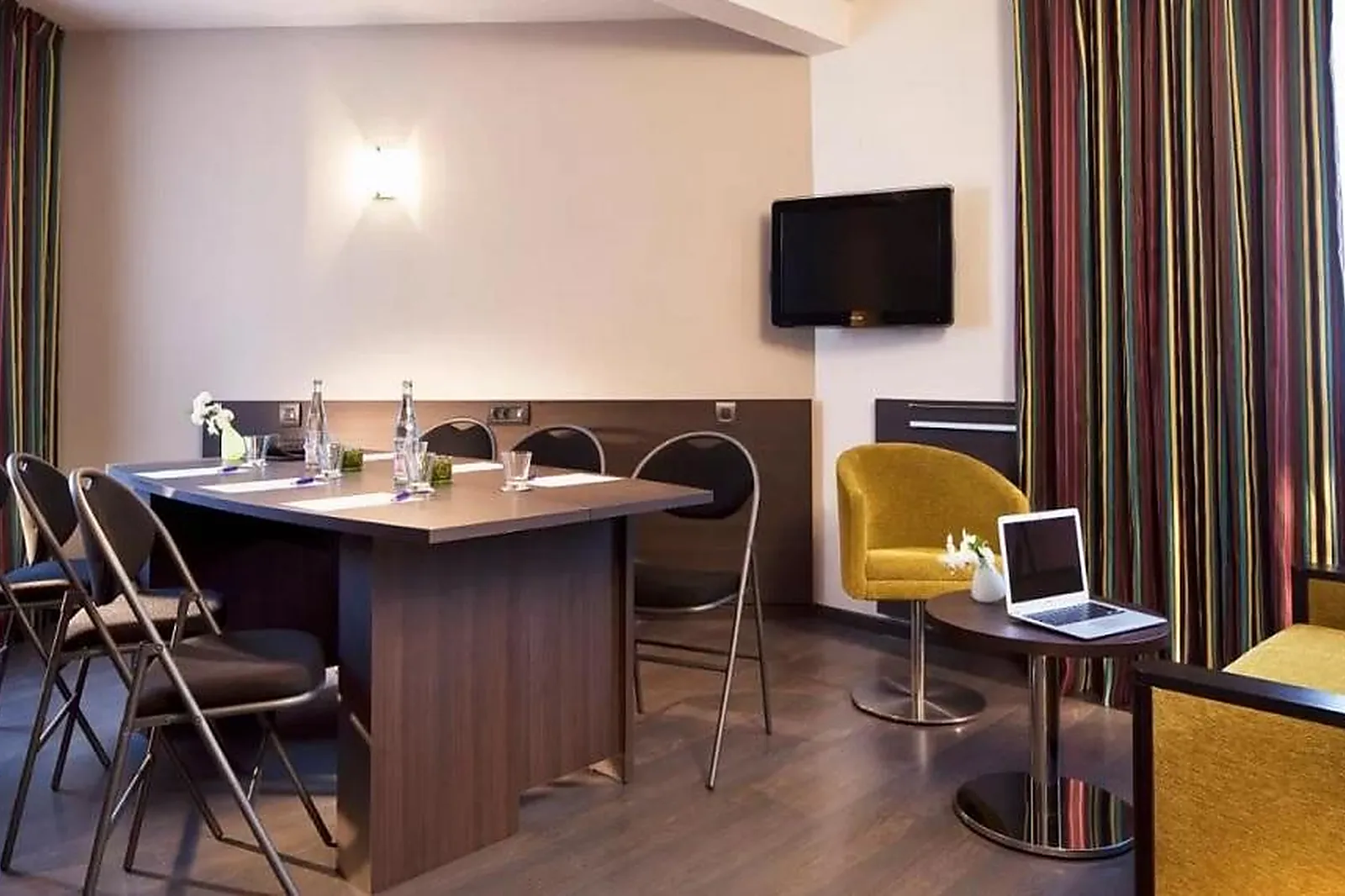 Lieux événementiels, HÔTEL ESCALE OCEANIA VANNES