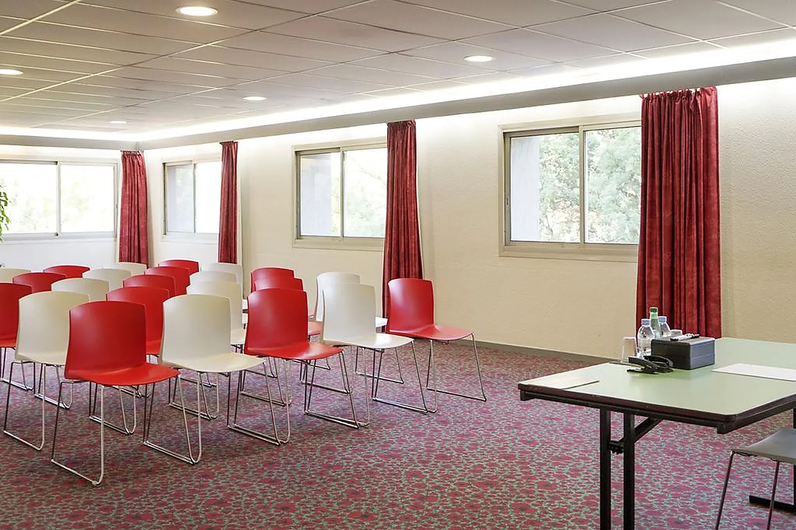 Lieux événementiels, HÔTEL IBIS BÉZIERS EST MÉDITERRANÉE