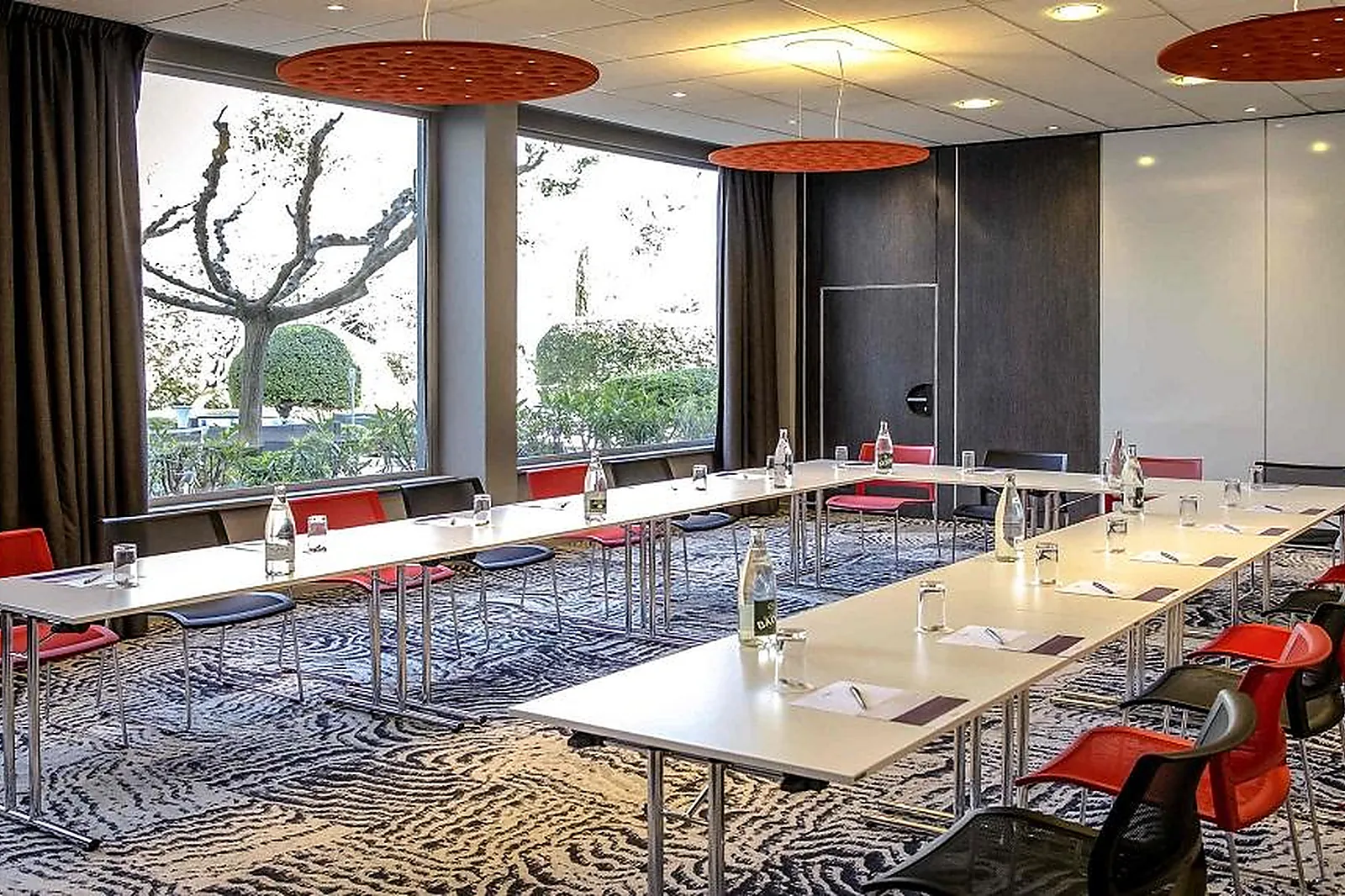 Lieux événementiels, HÔTEL IBIS CAVAILLON LUBERON