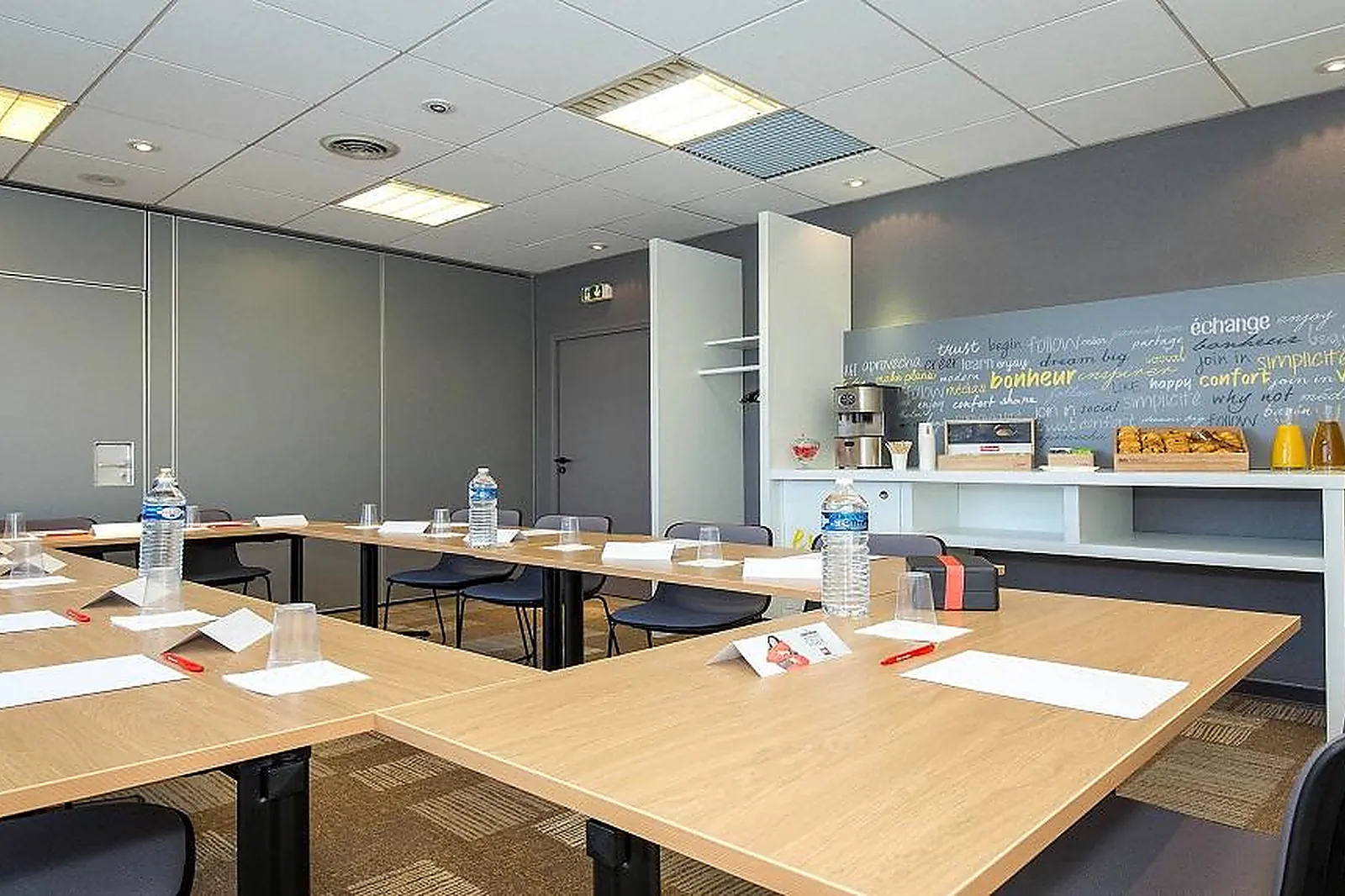 Lieux événementiels, HÔTEL IBIS MARSEILLE LA TIMONE