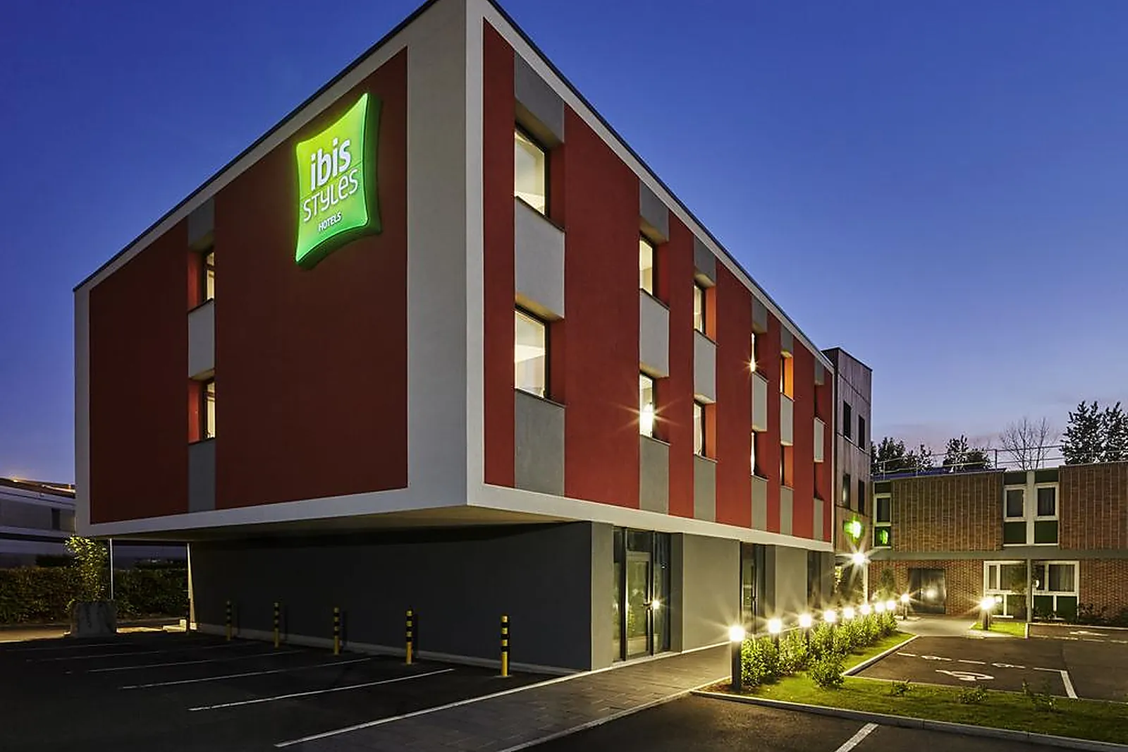 Hôtel, HÔTEL IBIS STYLES ÉVRY-LISSES