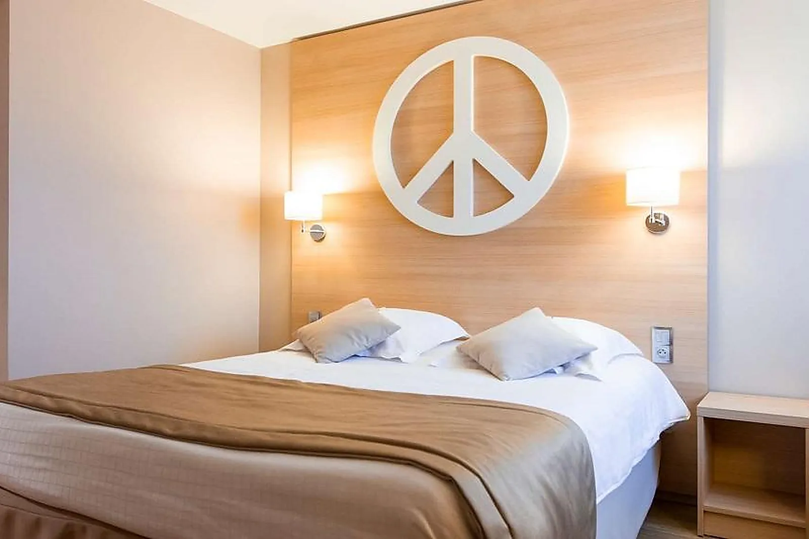 Lieux événementiels, HÔTEL KYRIAD BOURGOIN JALLIEU