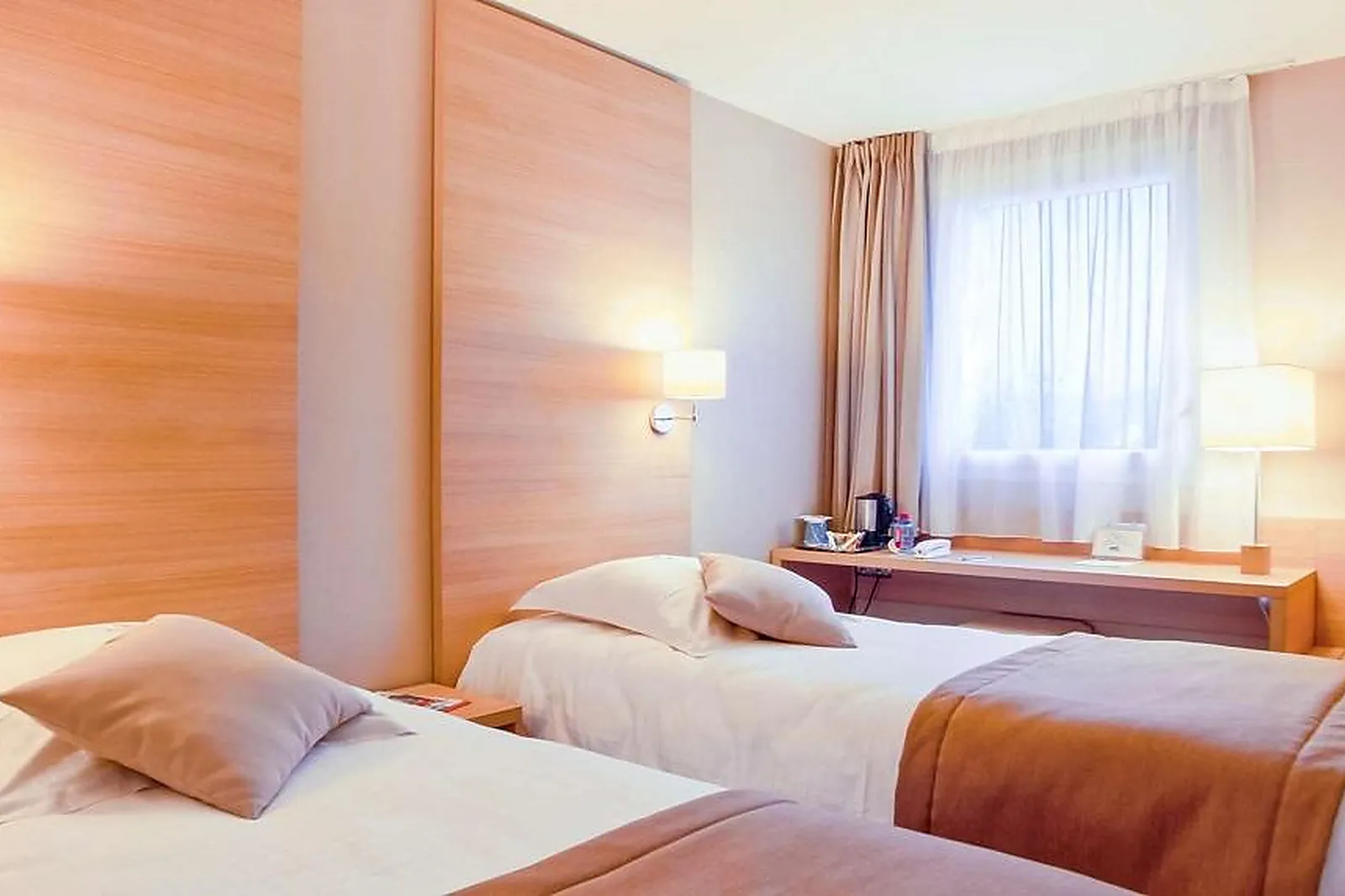 Lieux événementiels, HÔTEL KYRIAD BOURGOIN JALLIEU