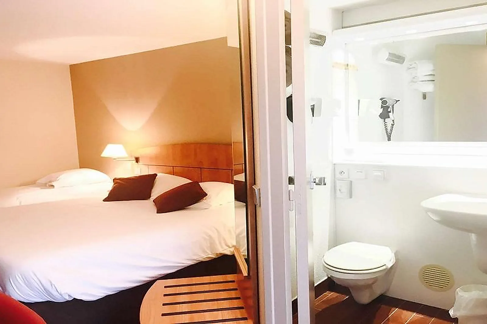 Lieux événementiels, HÔTEL KYRIAD BOURGOIN JALLIEU