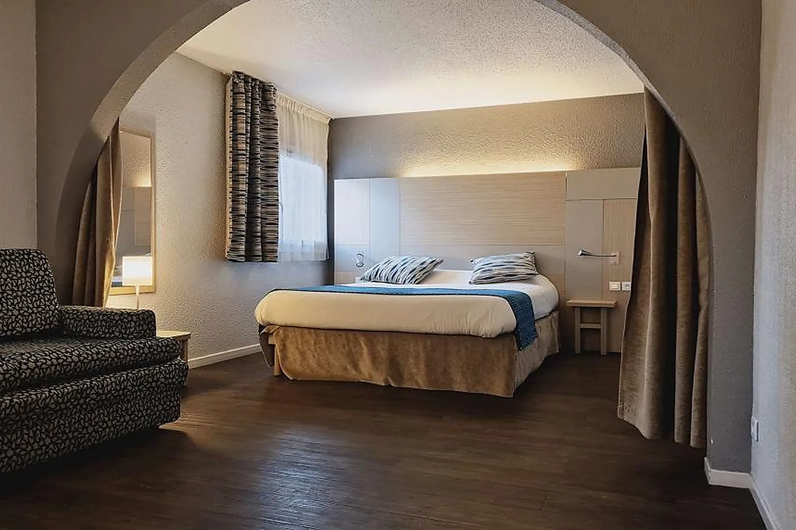 Lieux événementiels, HÔTEL KYRIAD MARSEILLE PALAIS DES CONGRÈS - VÉLODROME