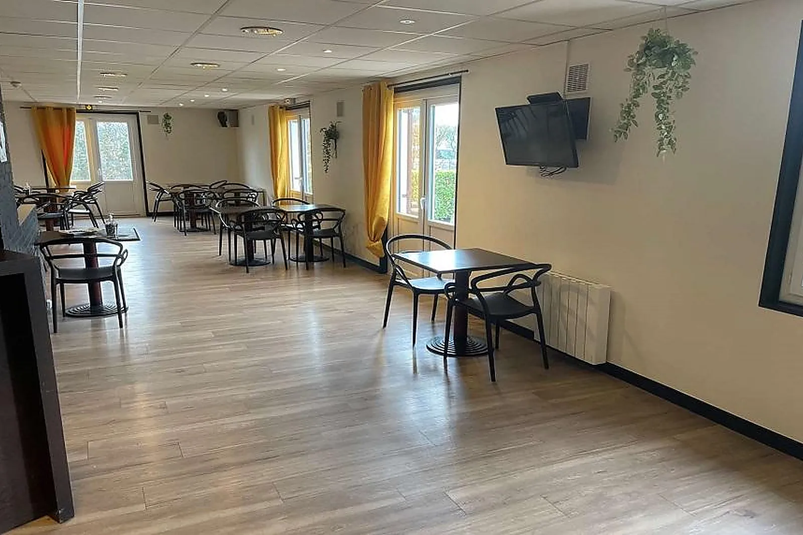 Lieux événementiels, HÔTEL KYRIAD MÂCON SANCÉ